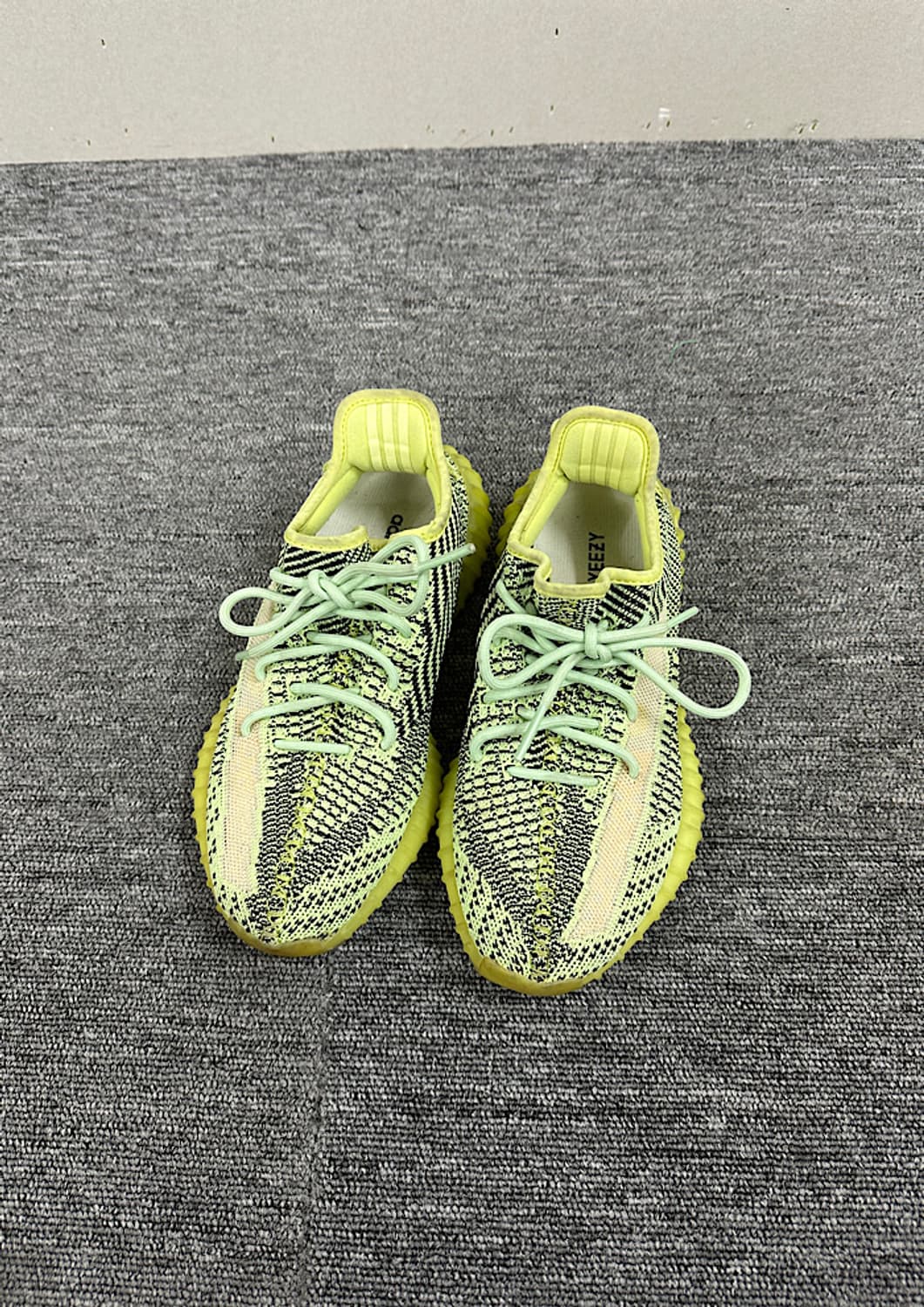 아디다스 이지부스트 350 이즈릴 245 상품이미지1