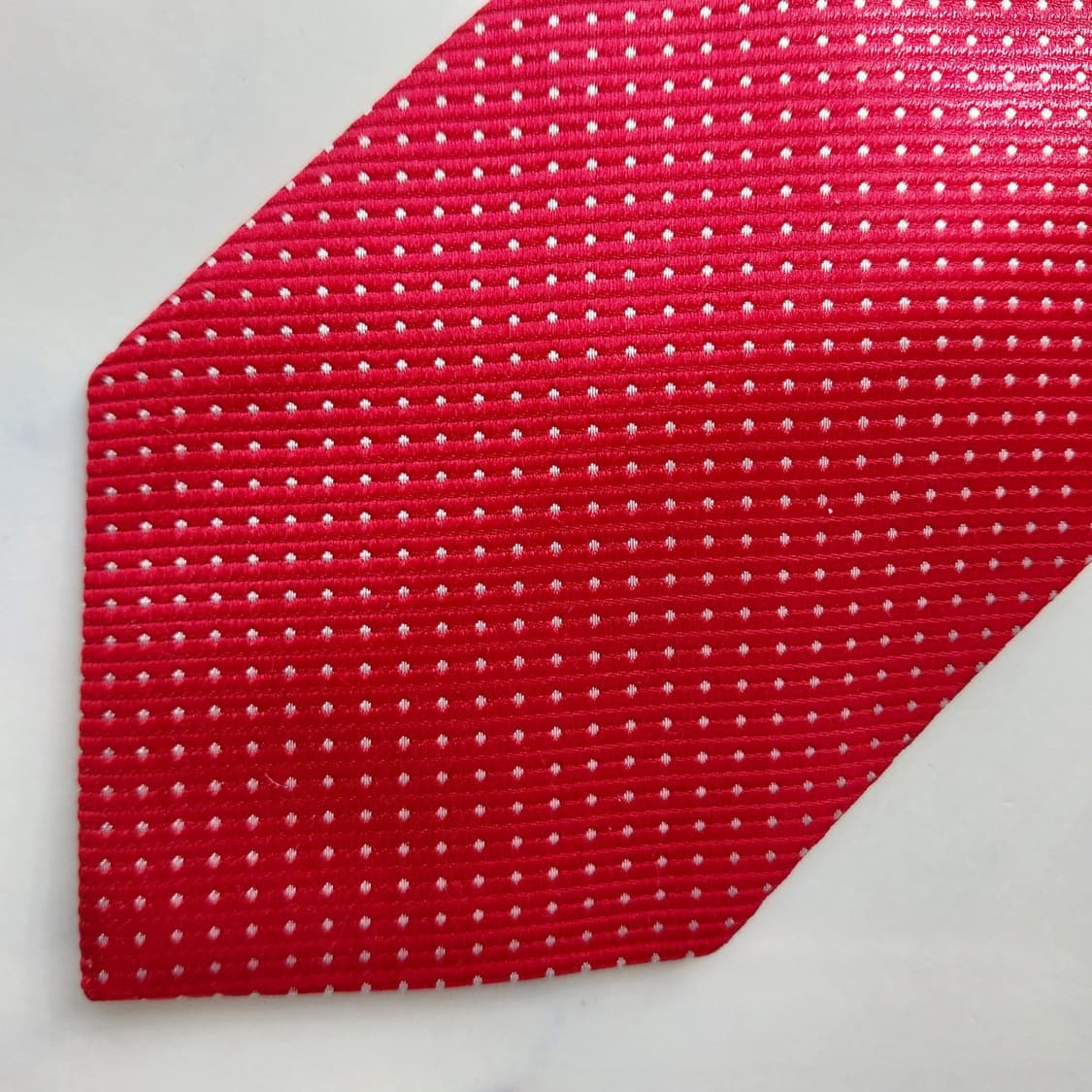 노티카 실크 레드 도트 패턴 넥타이 8.3cm A+등급 K2379
 상품이미지7
