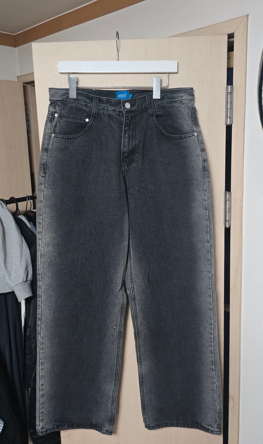 데케트 mid Rise Wide black side  jeans

 32 상품이미지1