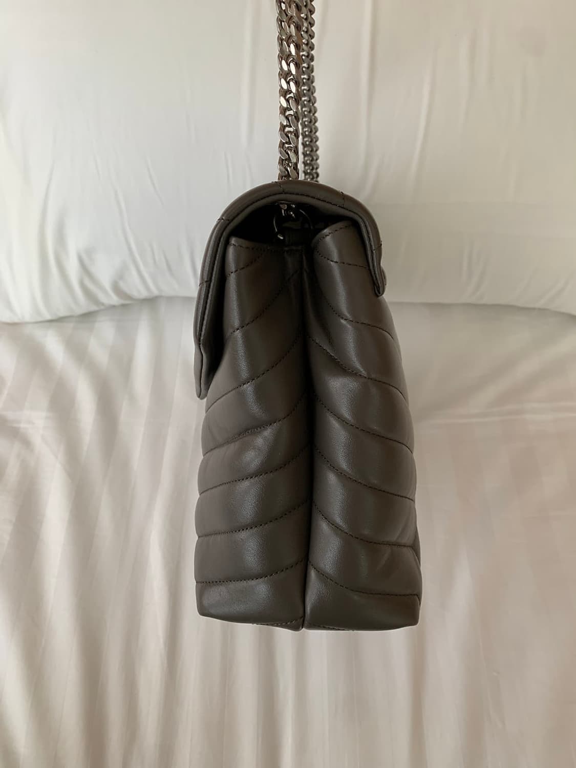 생로랑 루루백 그레이 미디엄 상품이미지3