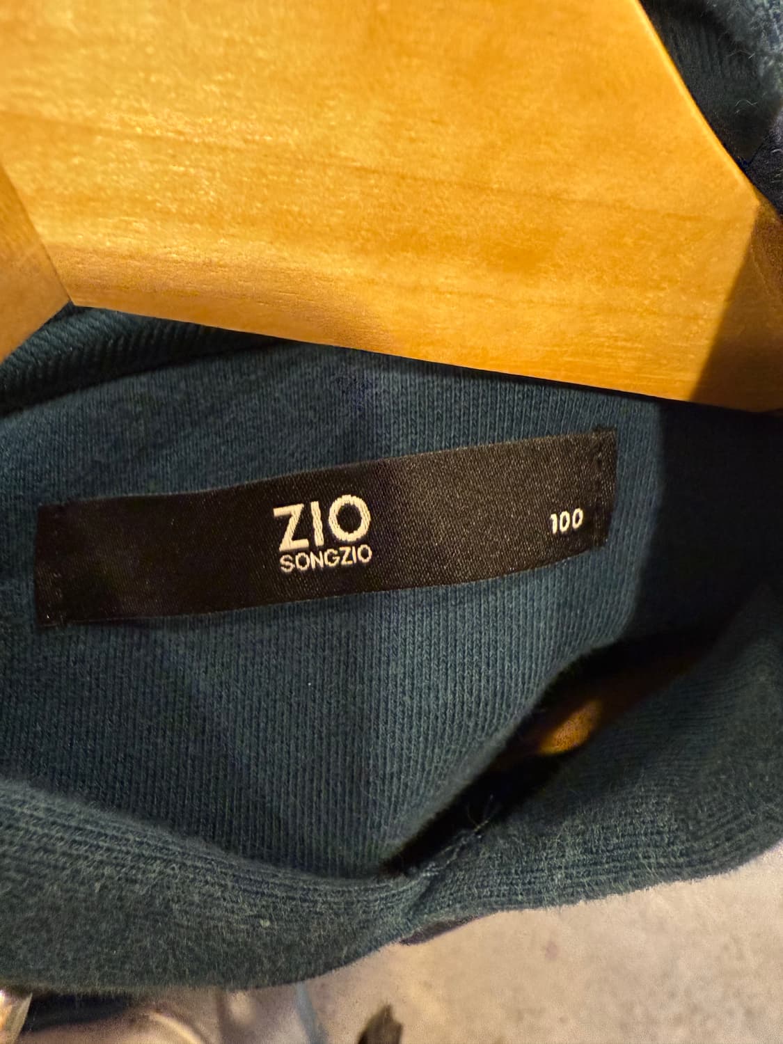 지오송지오 그래픽 후드티 상품이미지2