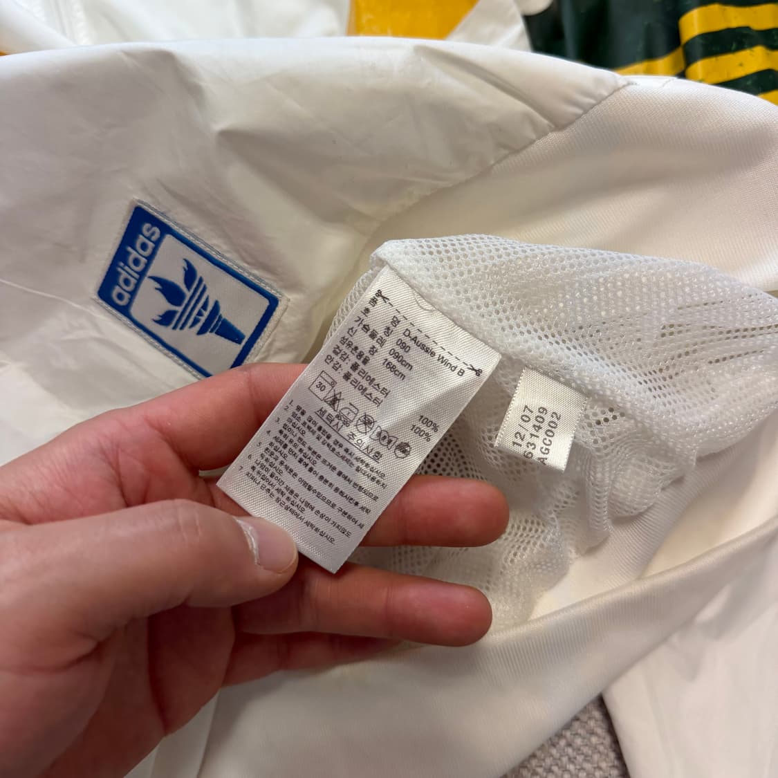 아디다스 올드스쿨 호주 국기 바람막이 상품이미지4