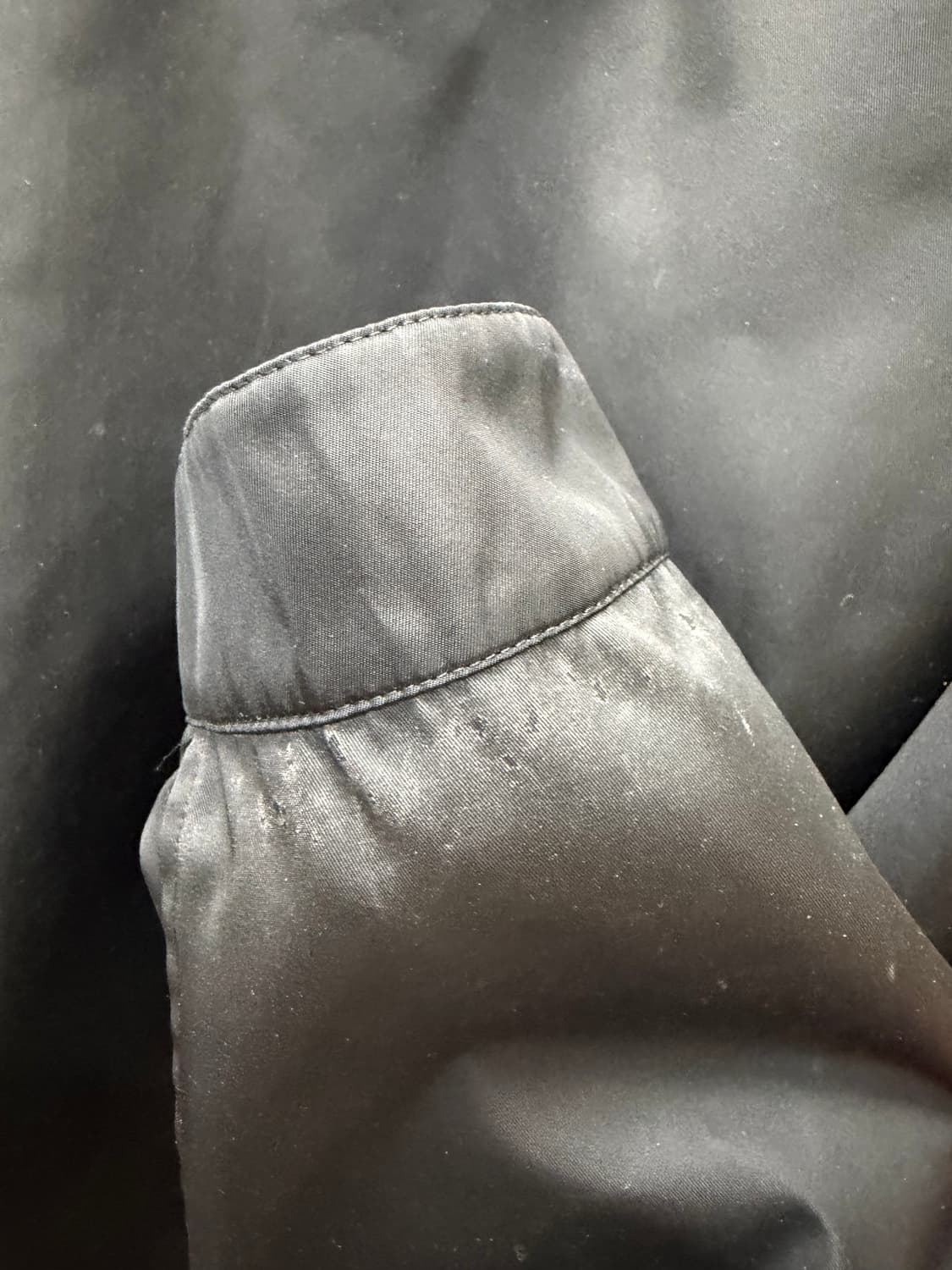 프라다 리나일론 삼각로고 셔츠 자켓 (110)  상품이미지10