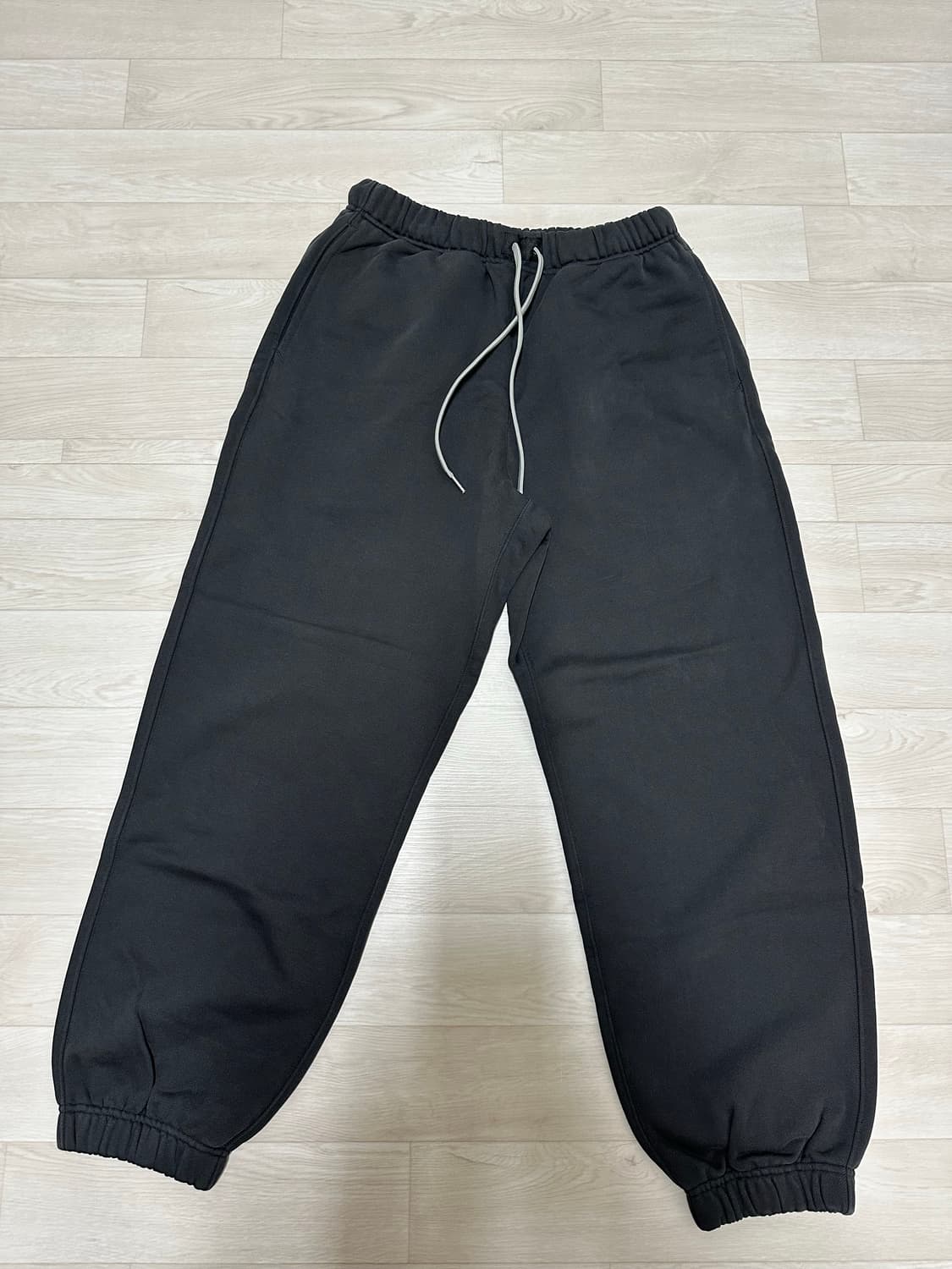 모이프 AW24 TRAINER SWEAT PANTS/CHARCOAL 2( 상품이미지1