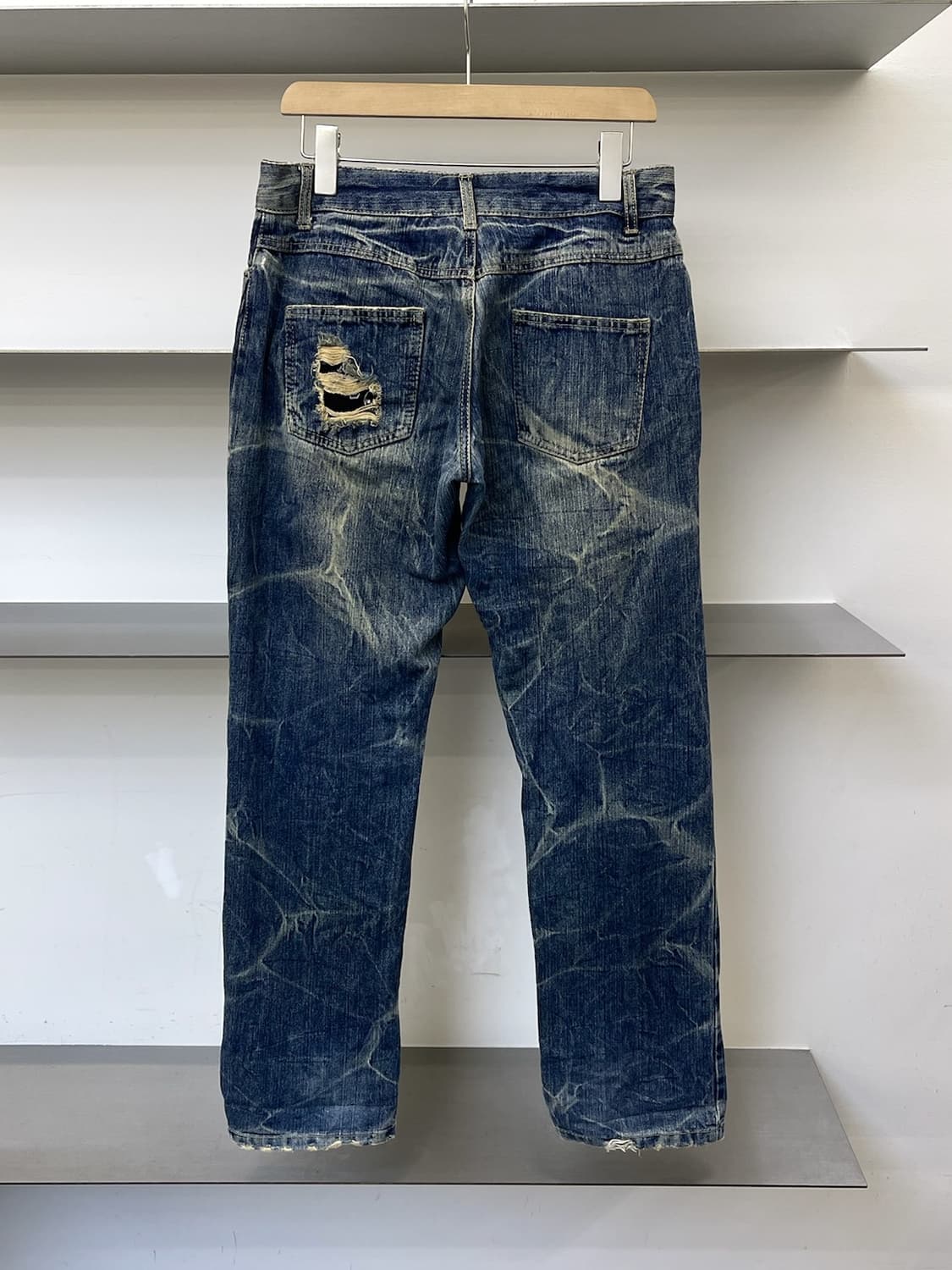 플레이 체스 제팬 스컬 패치 데님 팬츠 상품이미지5