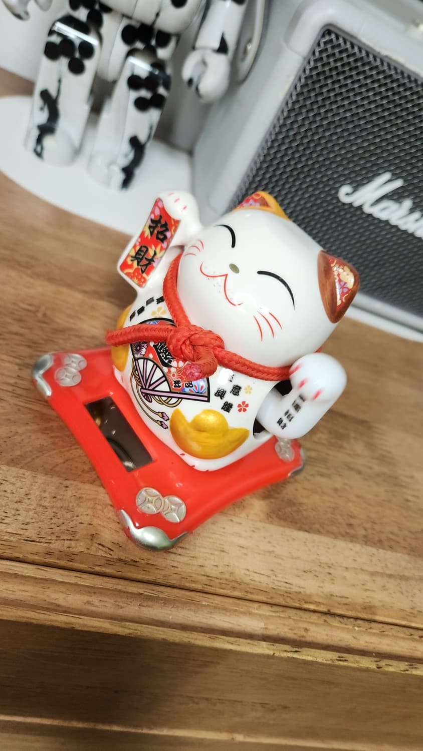 # 손흔드는 태양열 고양이 마네키네코 인형 개업선물 태양열 급처 상품이미지9