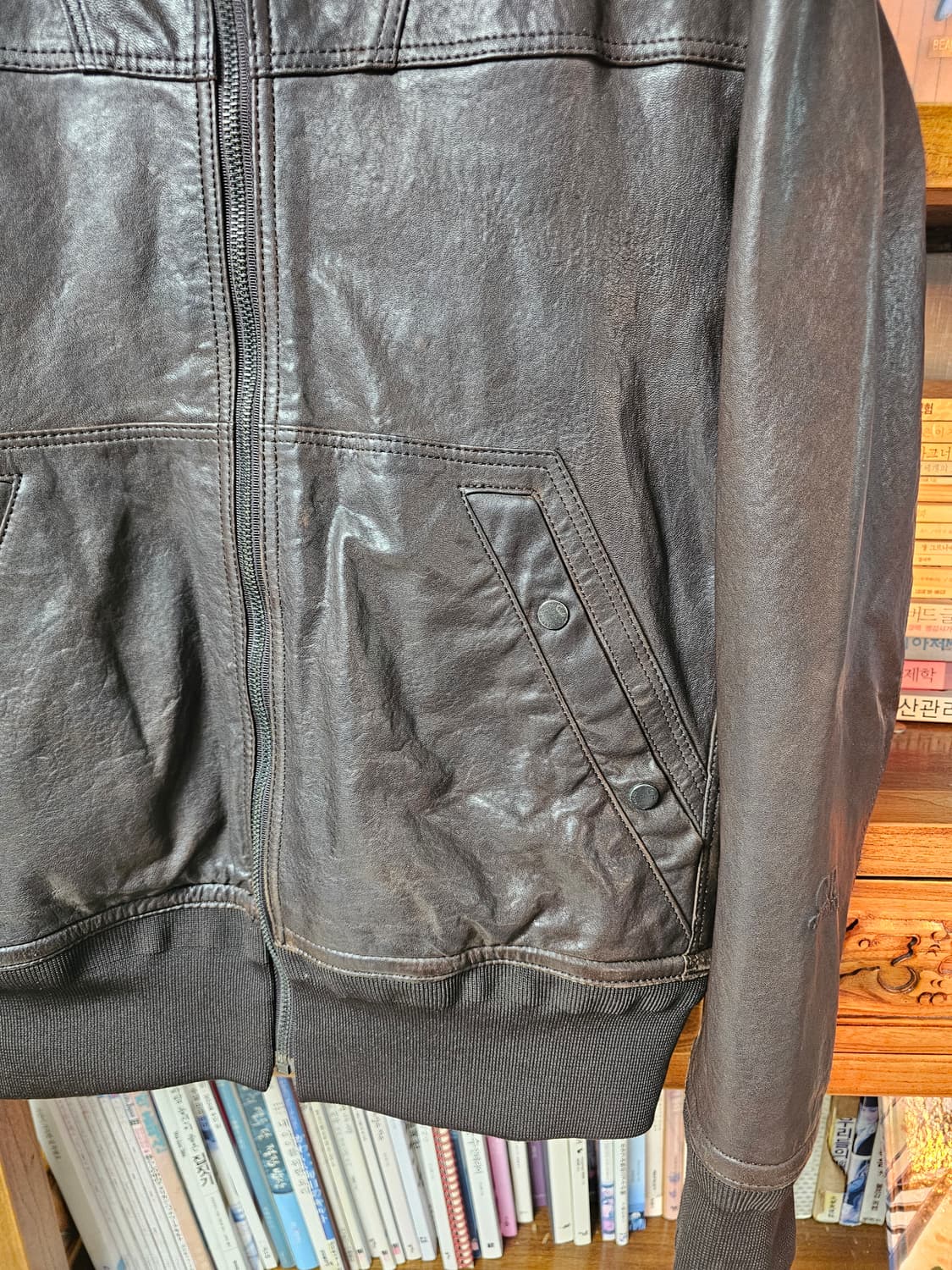 씨피 CP컴퍼니 가죽 후드 퀼팅 자켓 100 팔아요 정품 패딩 상품이미지6