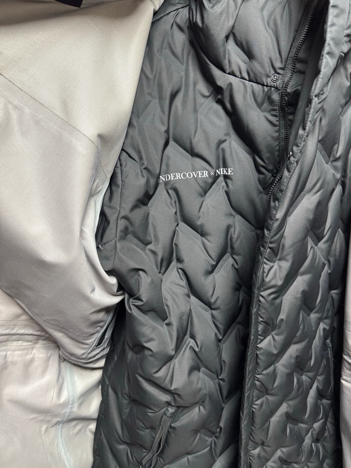 나이키 x 언더커버 피쉬테일 파카 블랙 - US/EU 상품이미지6