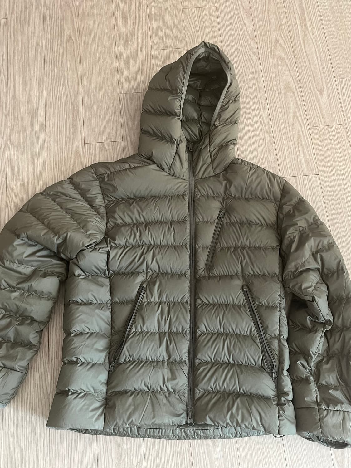 무신사 스탠다드 무탠다드 경량패딩 카키 M 판매 상품이미지1