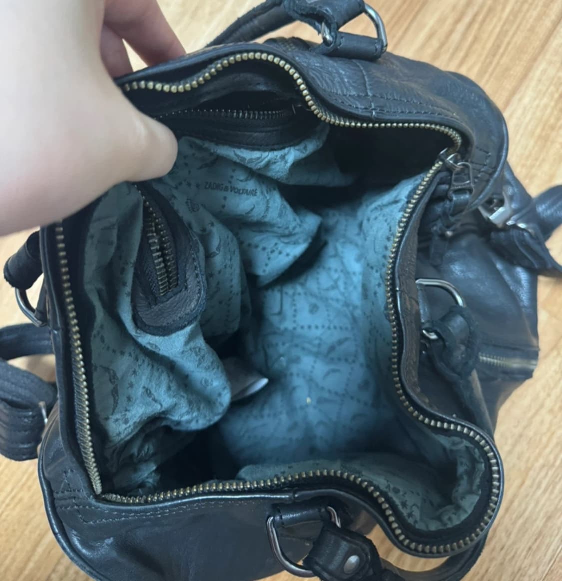 쟈딕앤볼테르 Zadig & Voltaire 블랙 스터드 레더백 상품이미지3