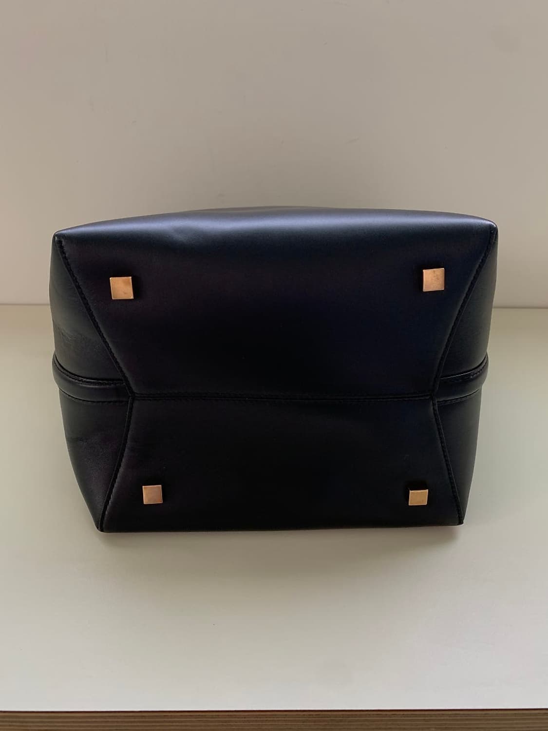 입생로랑 le37 버킷백 상품이미지6