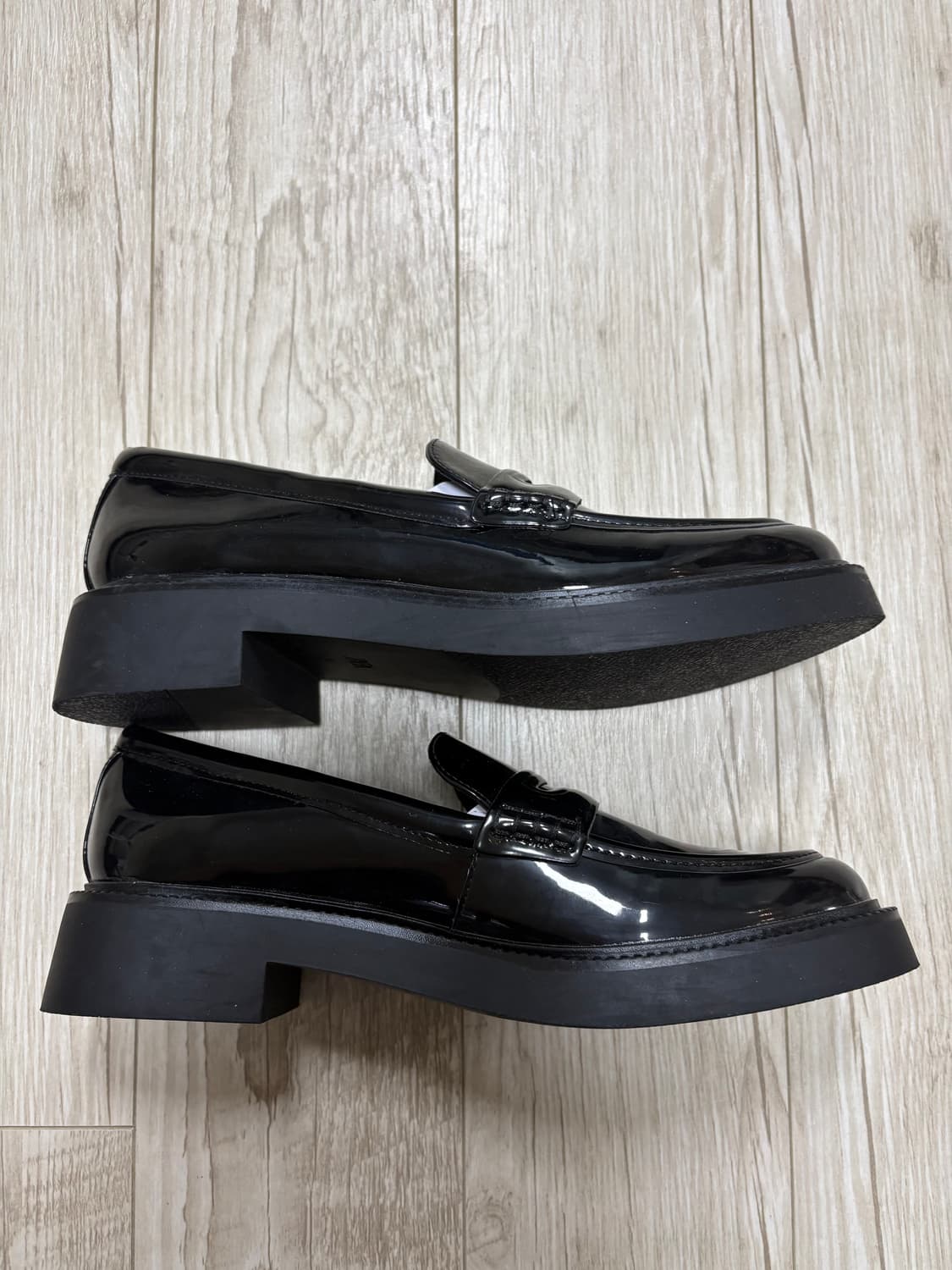 자라 로퍼 블랙 260 상품이미지3