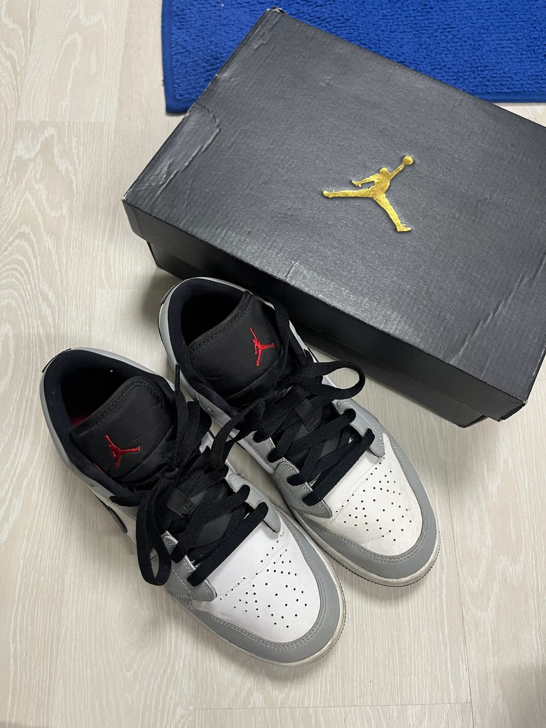 나이키 에어 조던 1 로우 GS 스모크 그레이 250 상품이미지1