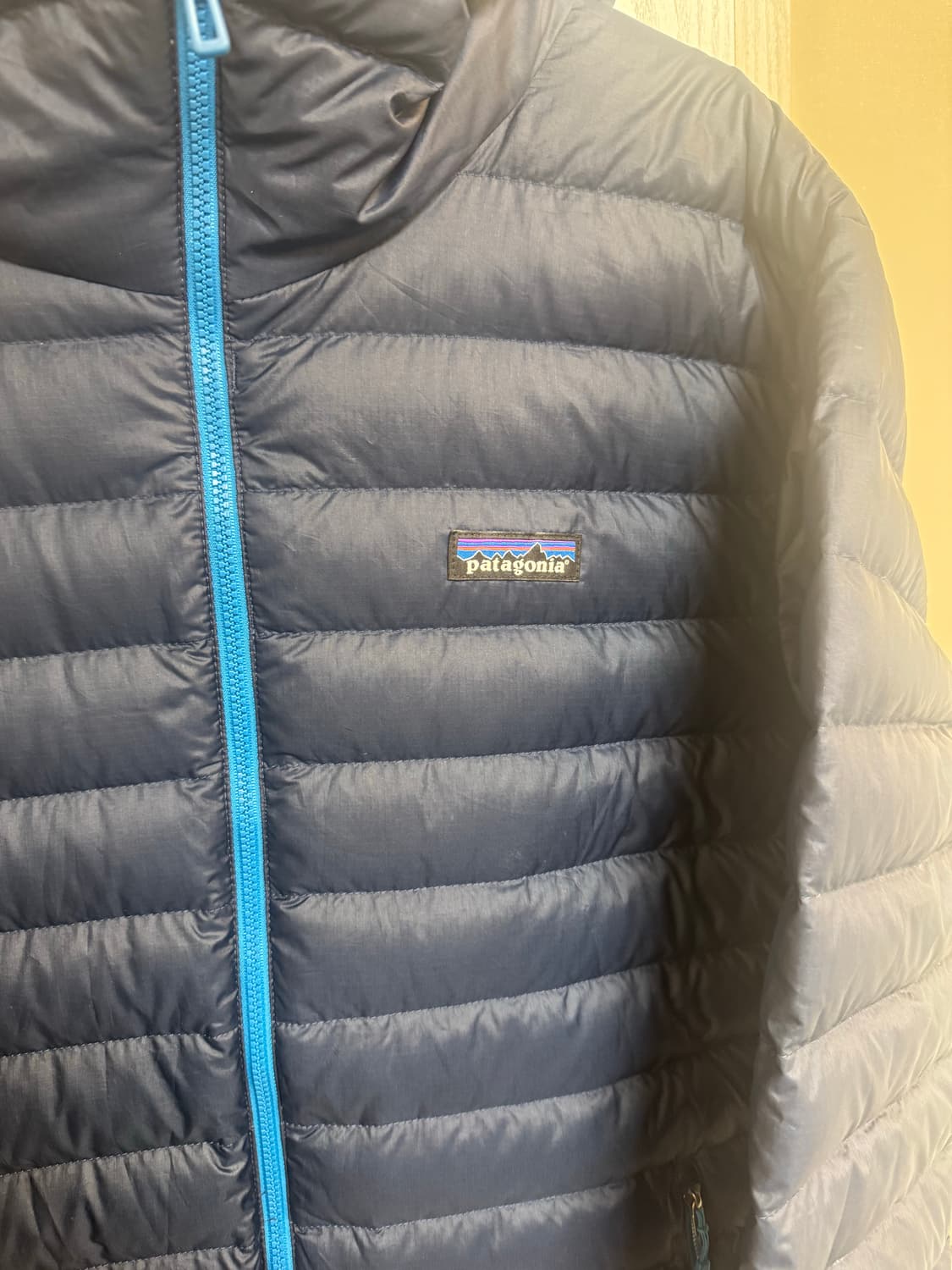 파타고니아 다운스웨터 후디 네이비 상품이미지2