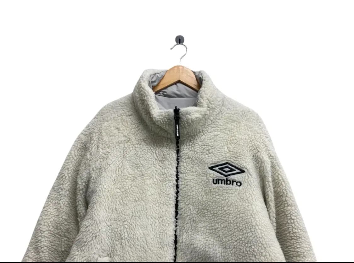 엄브로 Umbro 리버시블 뽀글이 패딩 L 상품이미지4