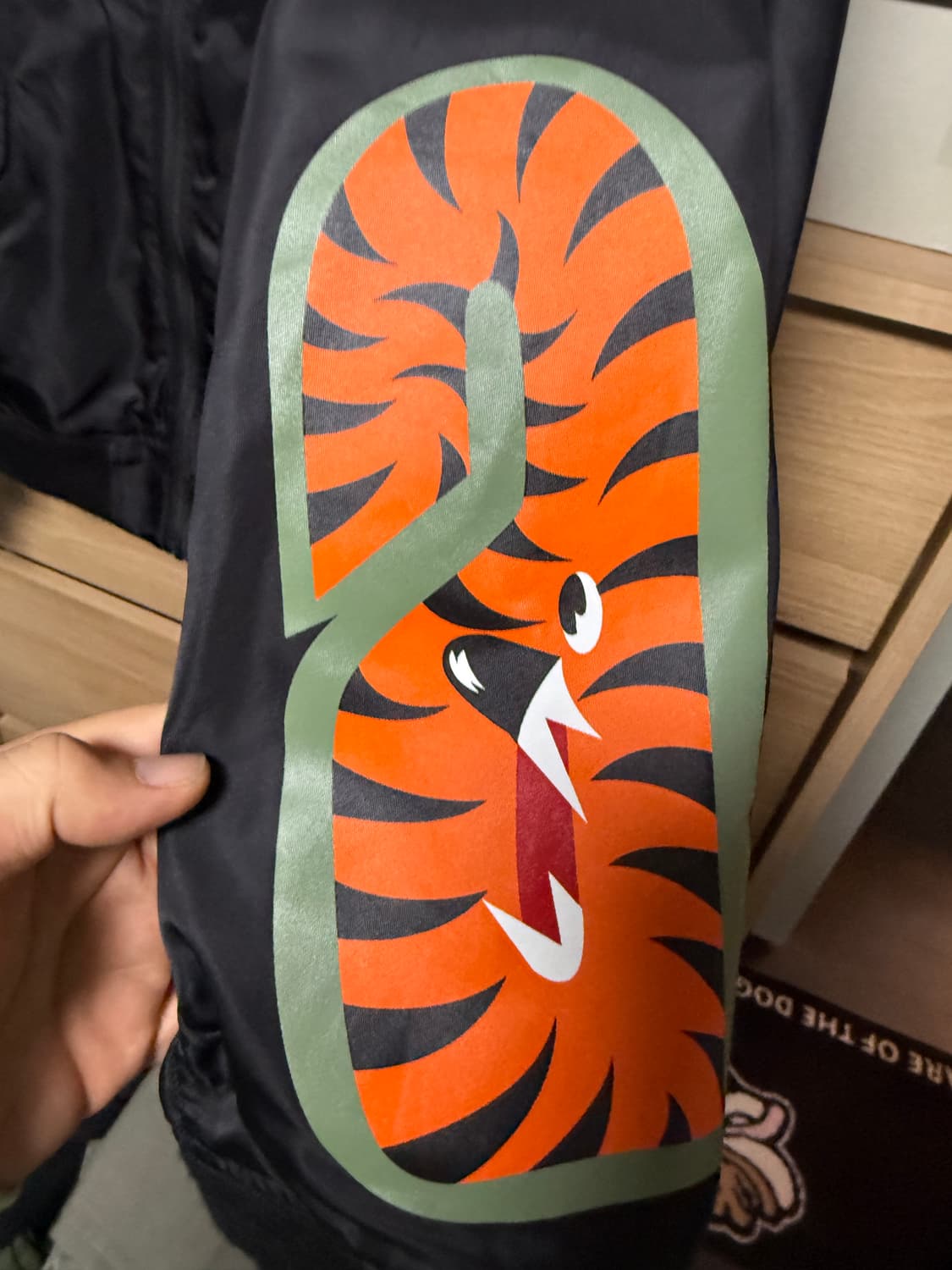 베이프 샤크 ma-1 상품이미지3