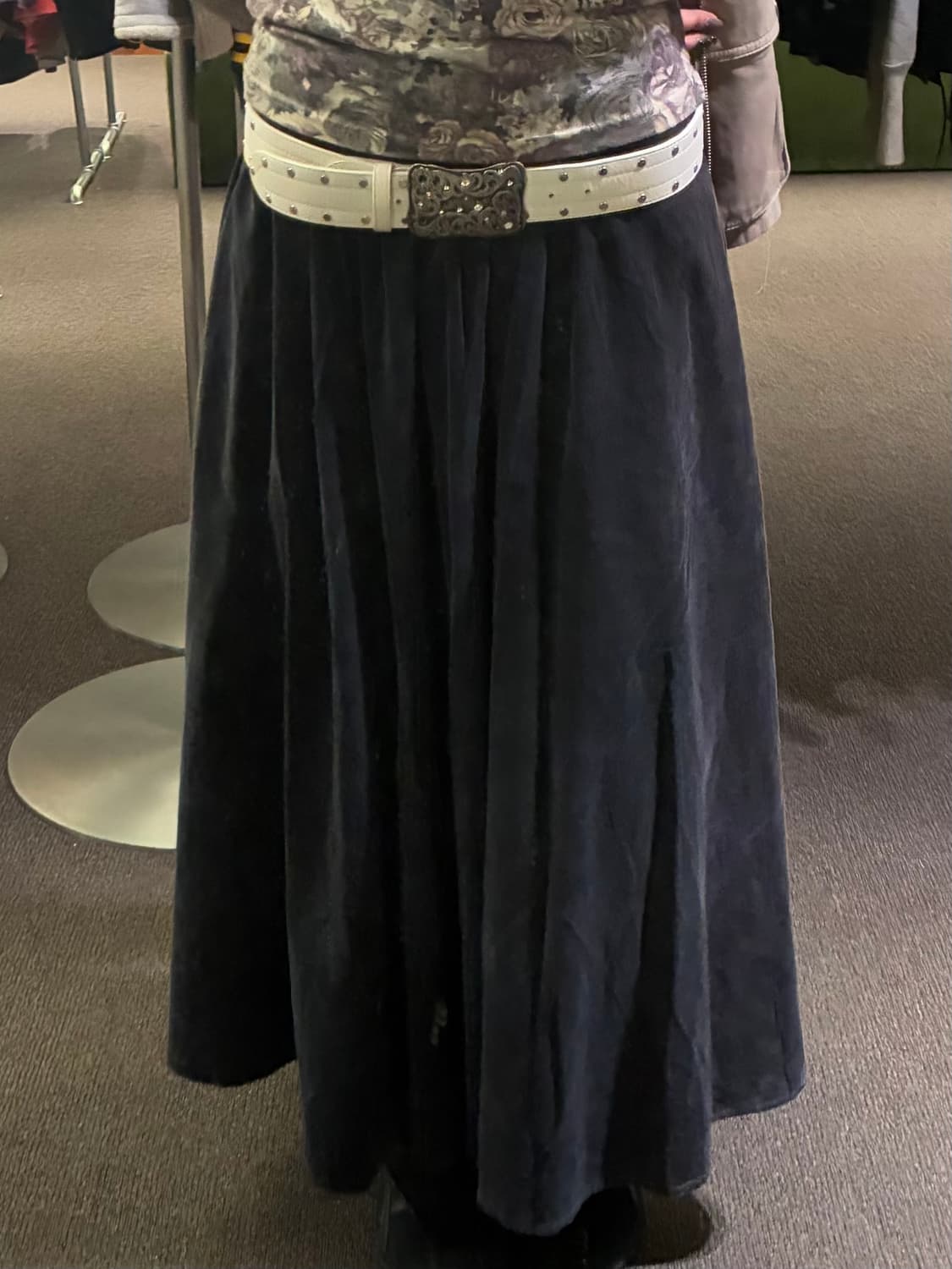 3)niko and vintage 네이비 코듀로이 롱 스커트 상품이미지1