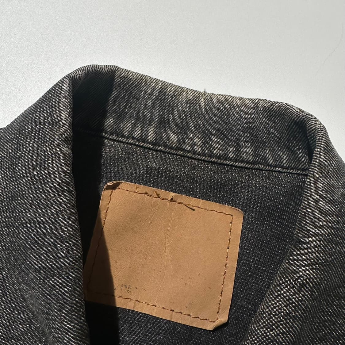 리바이스 90‘s 3세대 흑청 데님 트러커 자켓 상품이미지4