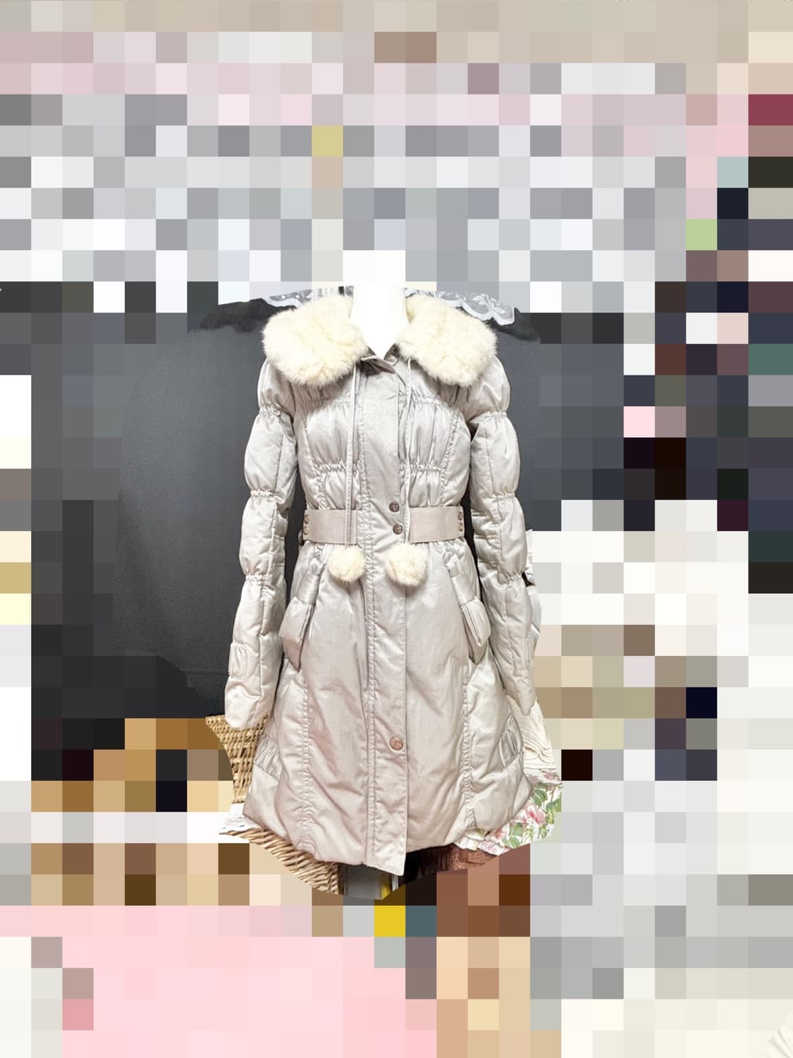 메긴나잇브릿지ㅡ 천연 밍크 방울 카라/오리털패딩 55 하자/수선필요 상품이미지1