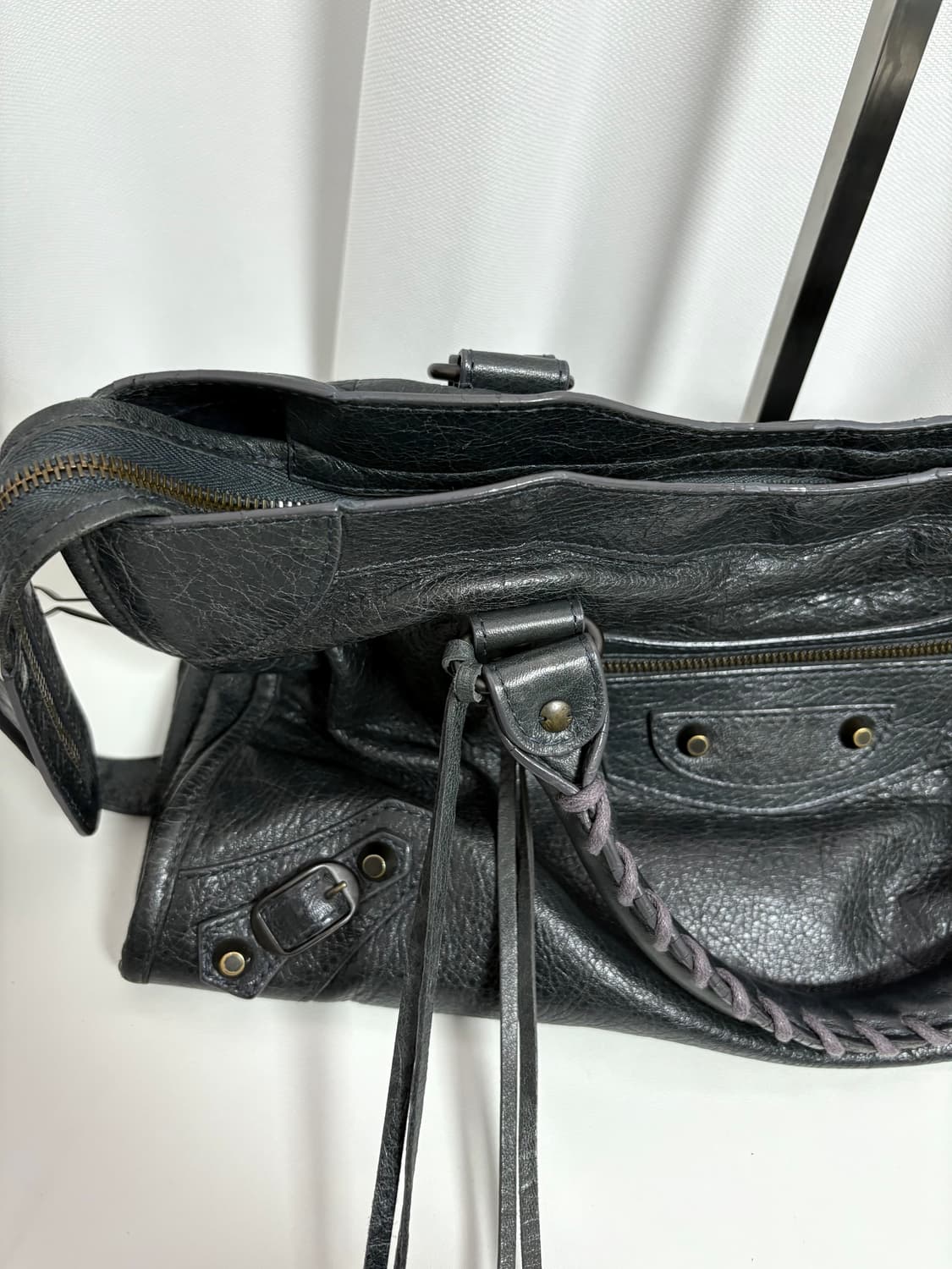 발렌시아가 시티 모터백 다크그레이 상품이미지8