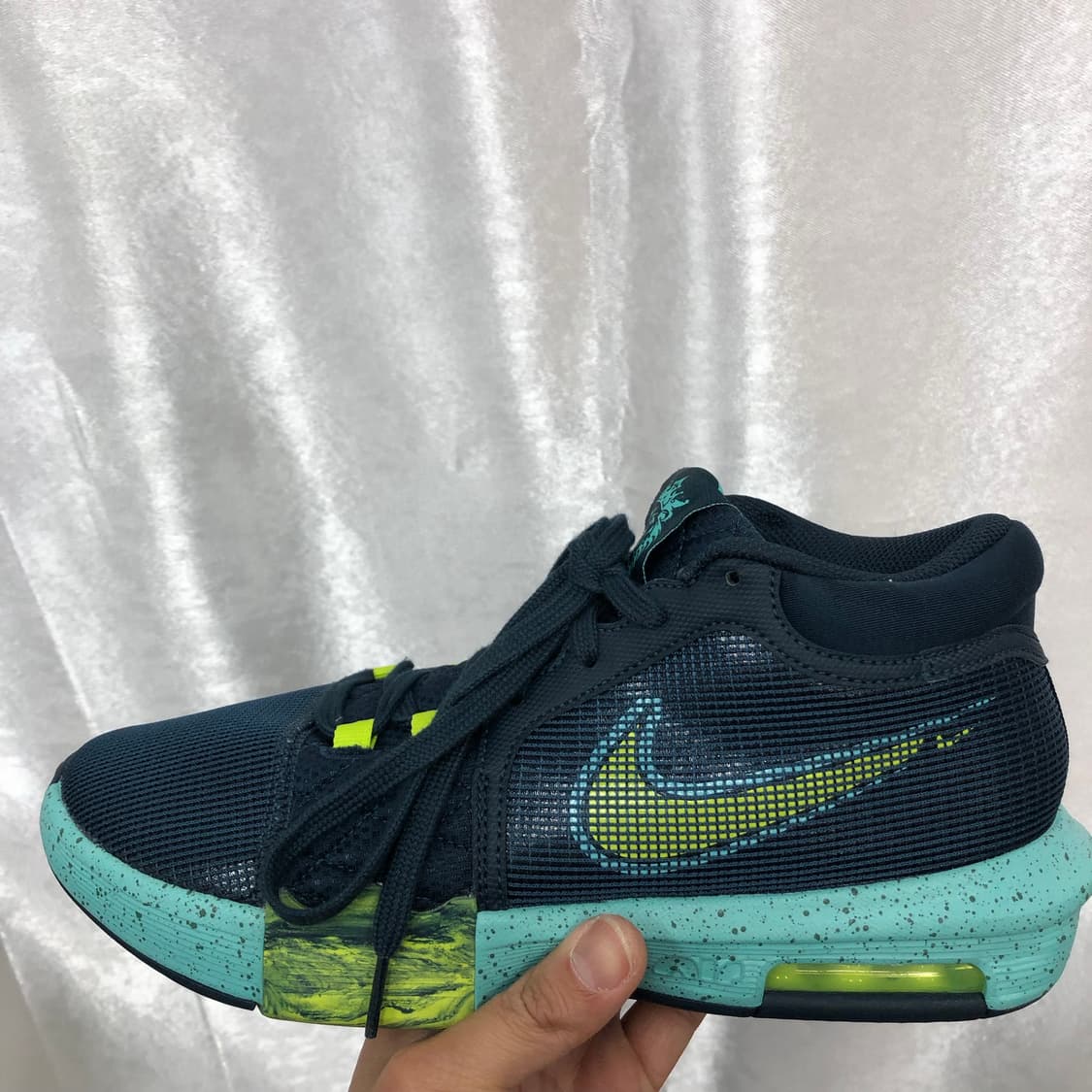 나이키 르브론 위트니스 8 농구화 사이즈270  상품이미지3