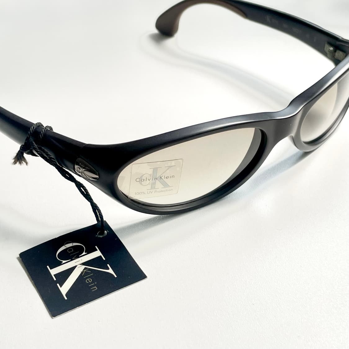 CalvinKlein 캘빈클라인 사의 빈티지 선글라스 상품이미지2