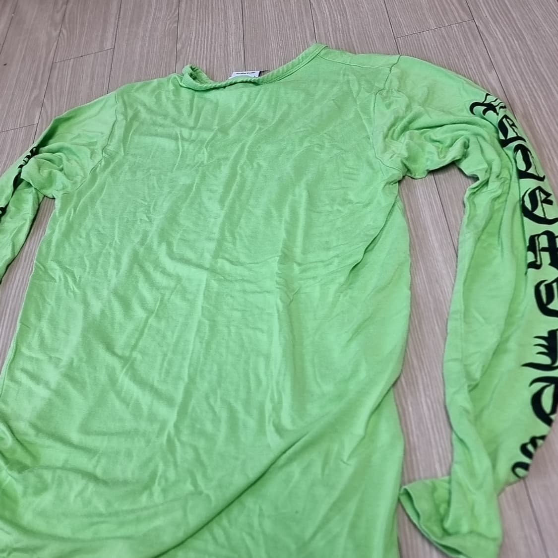 베트* 라임색 프린팅 긴팔 빈티지 티셔츠(95) 상품이미지4