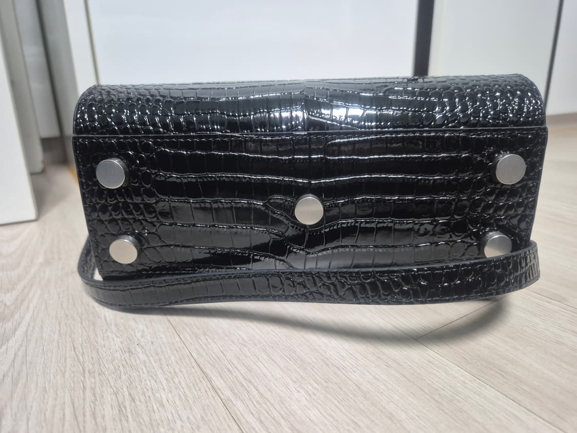 생로랑 삭드쥬르 나노 크로크다일 상품이미지7