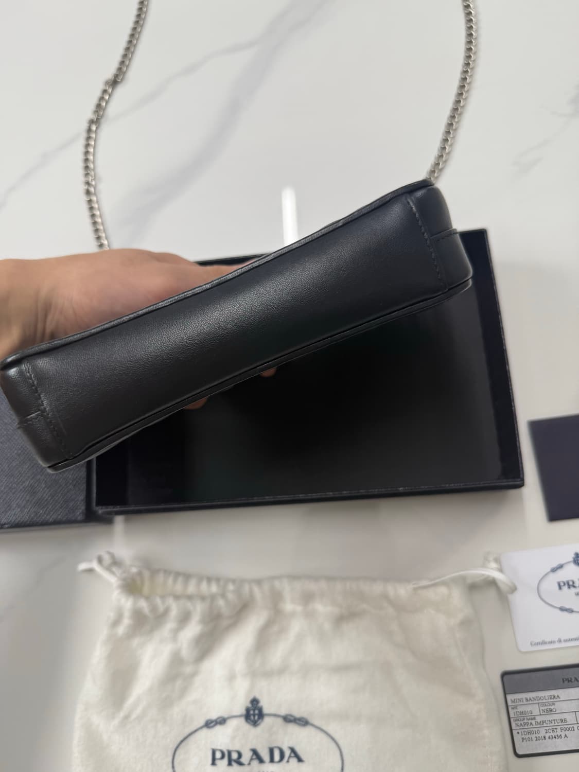 프라다 다이어그램 크로스백(정품) 상품이미지4