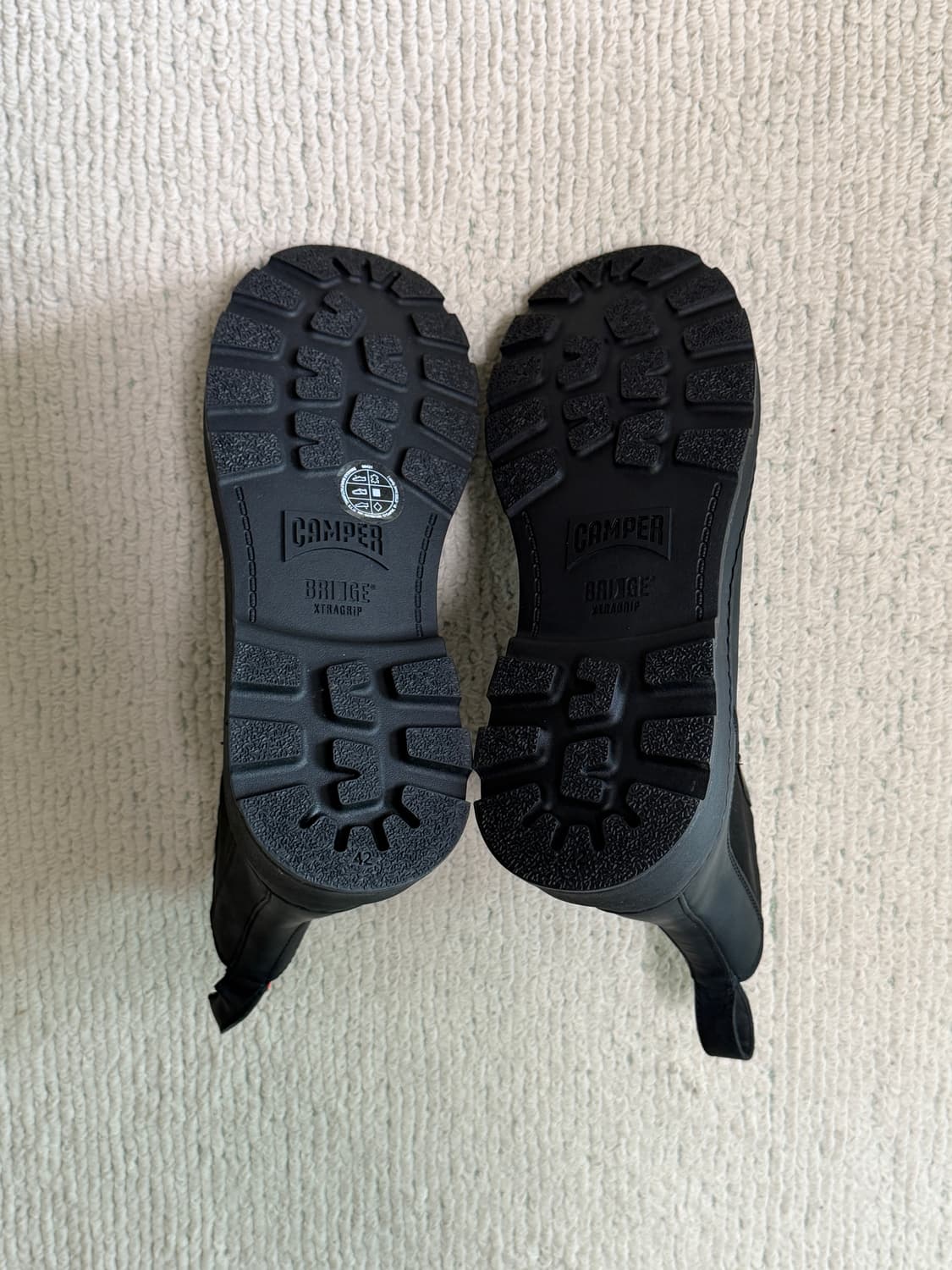 (새상품) 캠퍼 - 남성용 블랙 컬러 누벅 소재 앵클부츠 상품이미지3