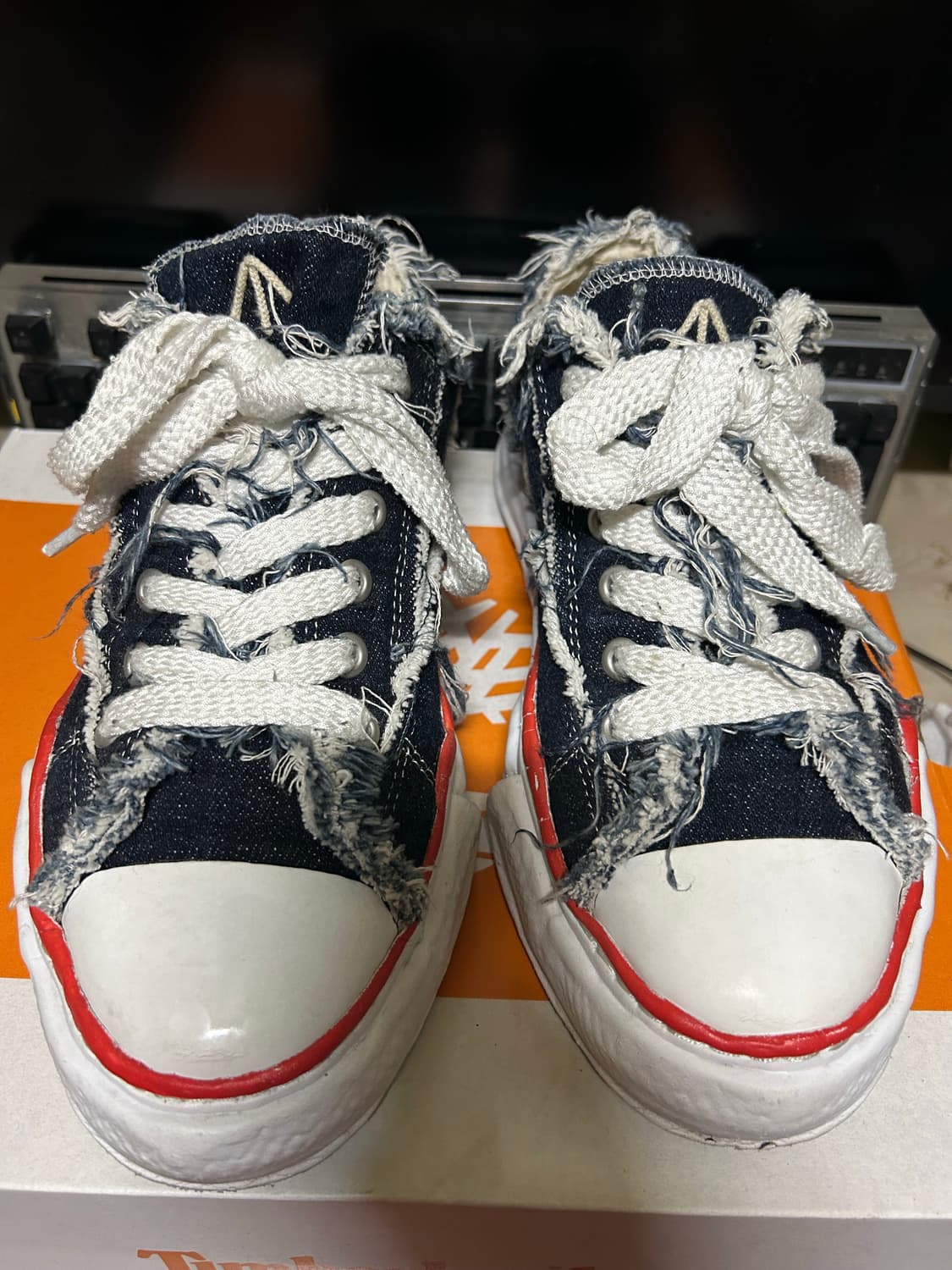 42 미하라 야스히로 X 나이젤 카본 데님 로우  상품이미지6