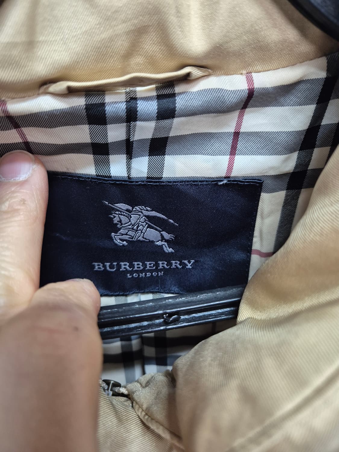 버버리 덕다운패딩 상품이미지2