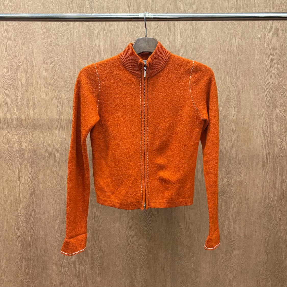 제이프레스 하이넥 울 니트 집업 가디건 숄더 라인 스티치 디테일 오렌지 상품이미지2