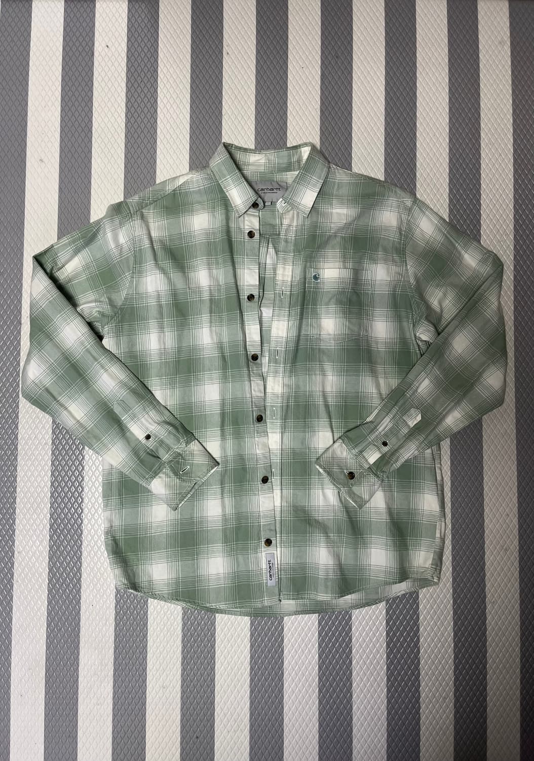 칼하트WIP 디버 셔츠 상품이미지1