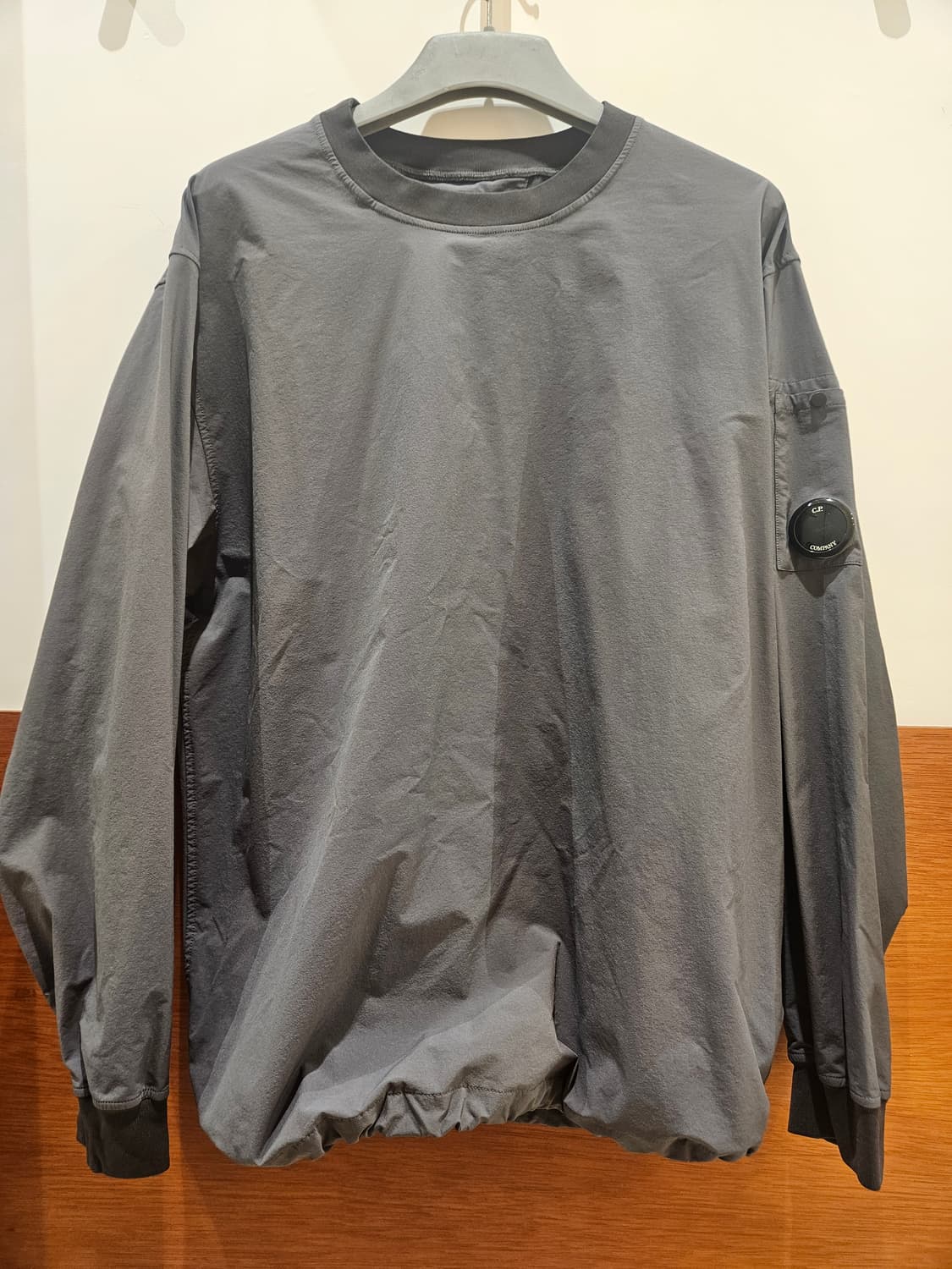 CP컴퍼니 나일론 맨투맨XXL 상품이미지1