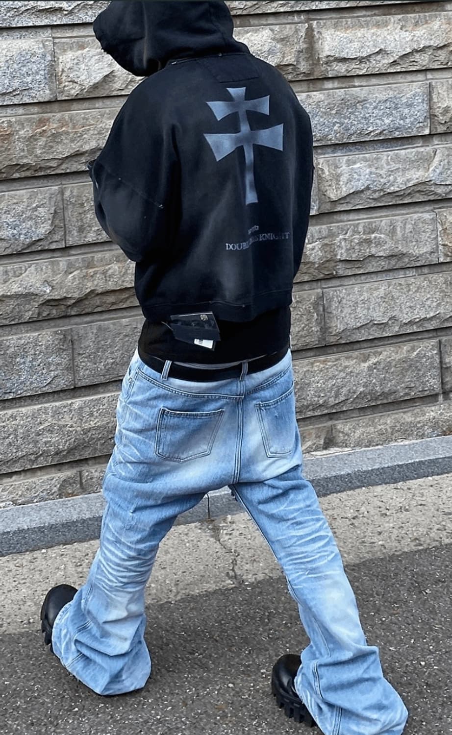 WRINKLED WIDE FLARE JEANS LIGHT BLUE 상품이미지1