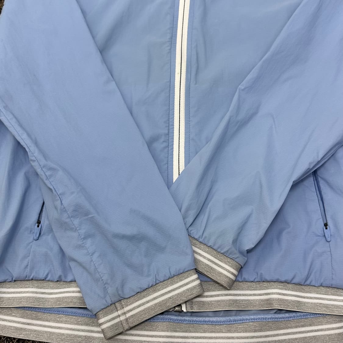 디스커버리 여성 경량 바람막이 자켓 90사이즈 상품이미지4