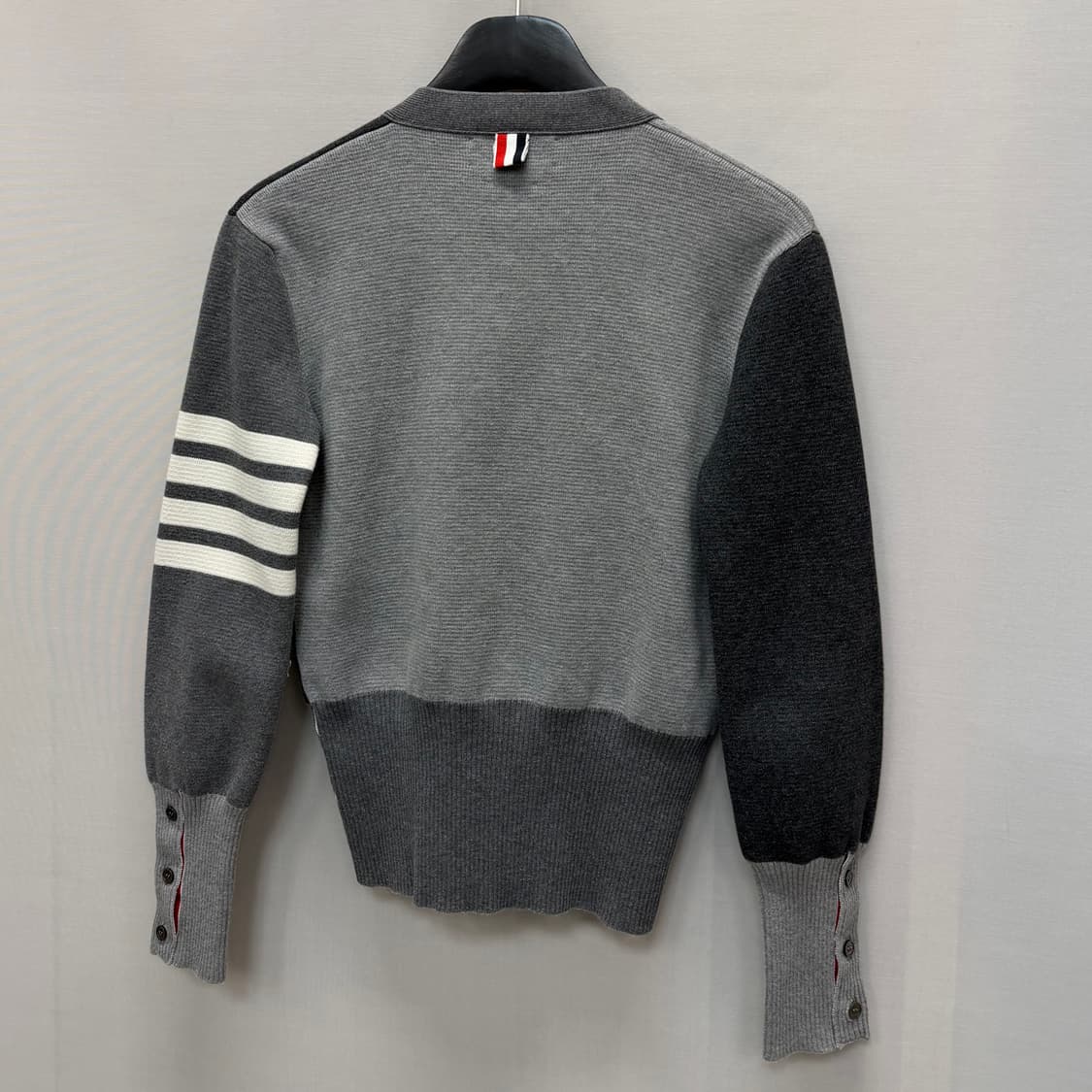 톰브라운 펀믹스 사선 가디건 (44)  상품이미지5