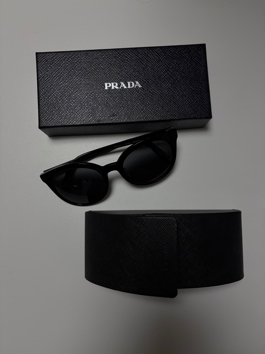 Prada 프라다 기본 블랙 선글라스 상품이미지1