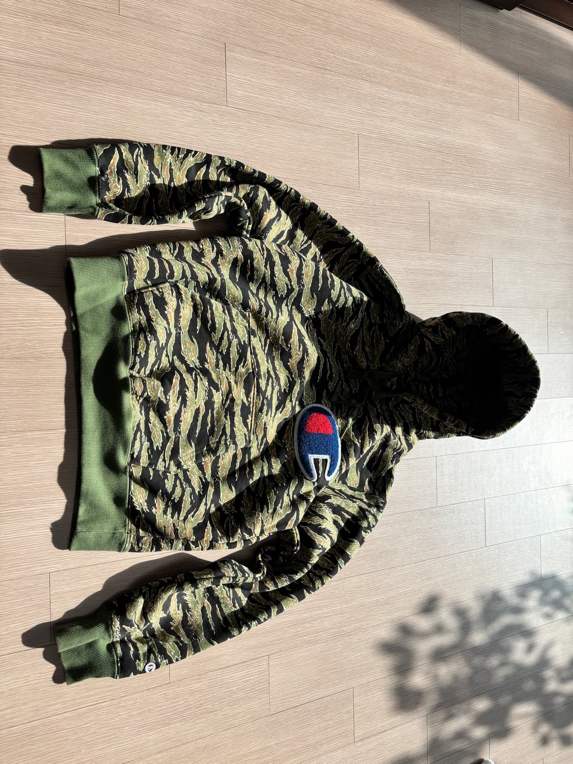 챔피온 타이거 카모 기모 후드티 S 상품이미지1