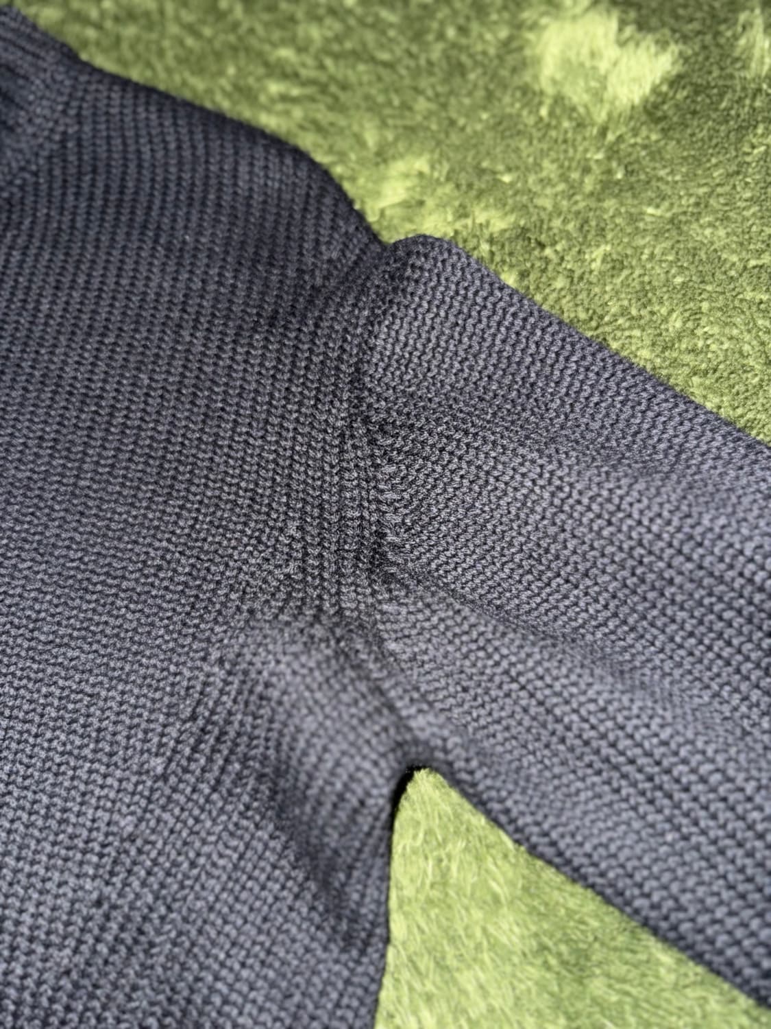 ACNE STUDIOS 아크네 스튜디오 스플릿 햄 디테일 니트 블랙 상품이미지4