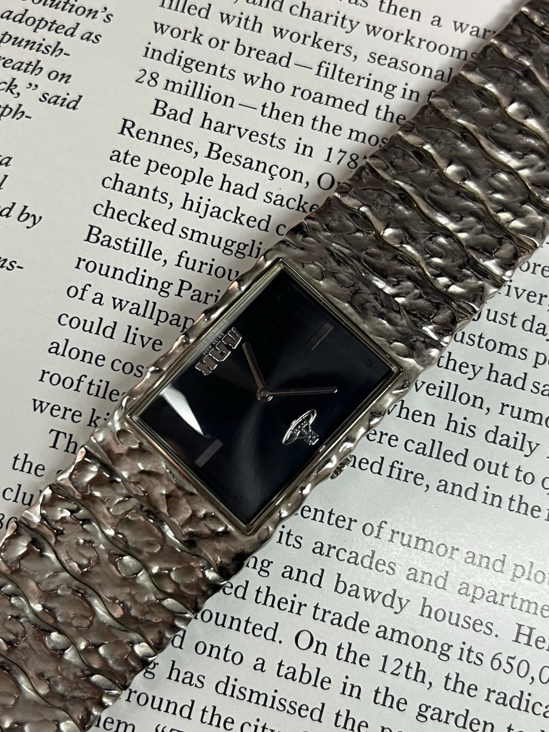Vivienne Westwood Stonehenge Watch 상품이미지3