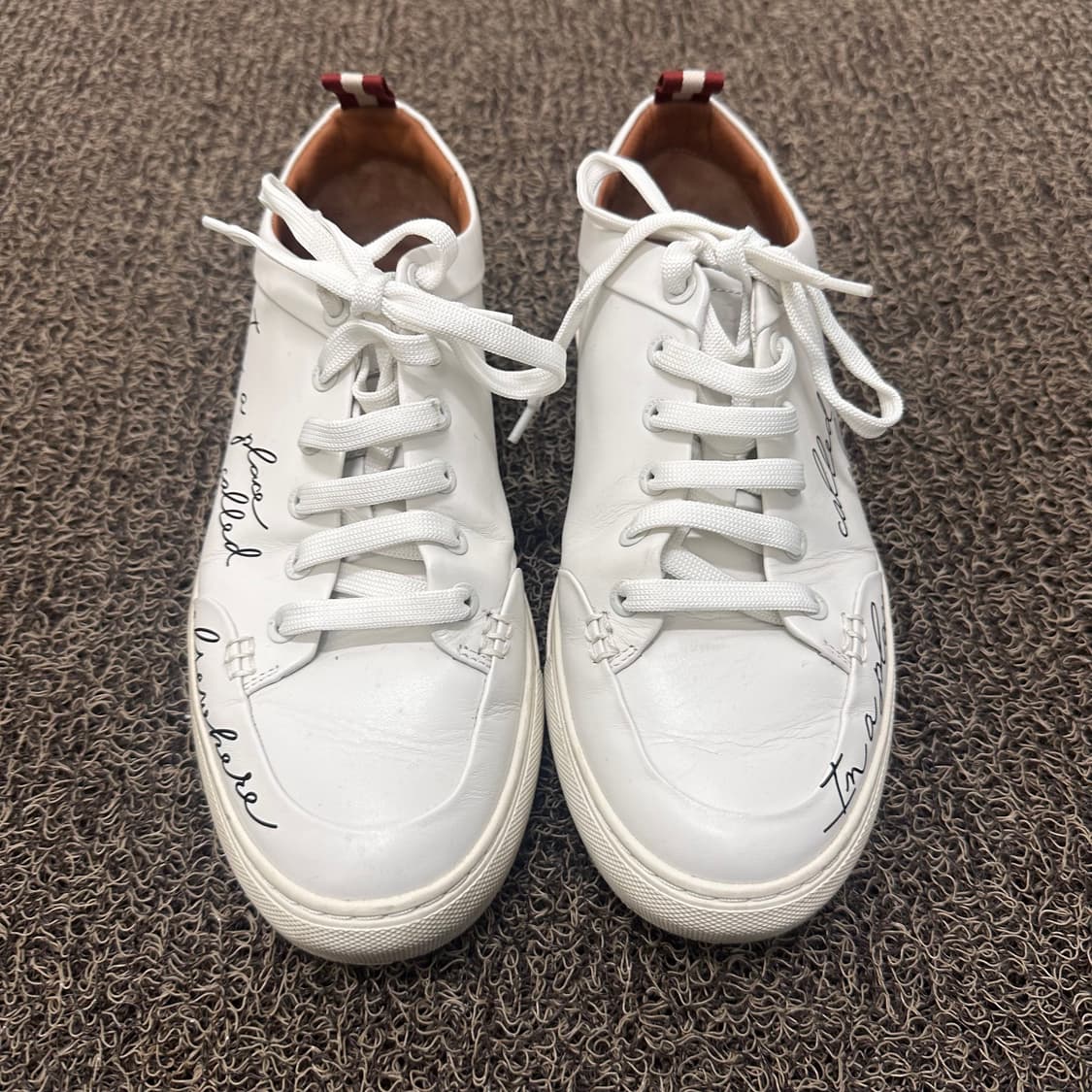 발리 헬리옷 로우탑 스니커즈 화이트 260 상품이미지1