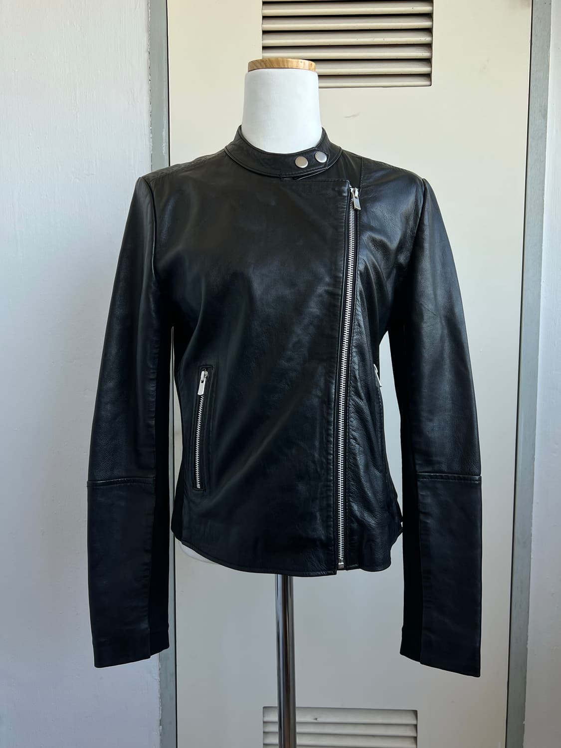 Zip-up leather jacket 상품이미지1