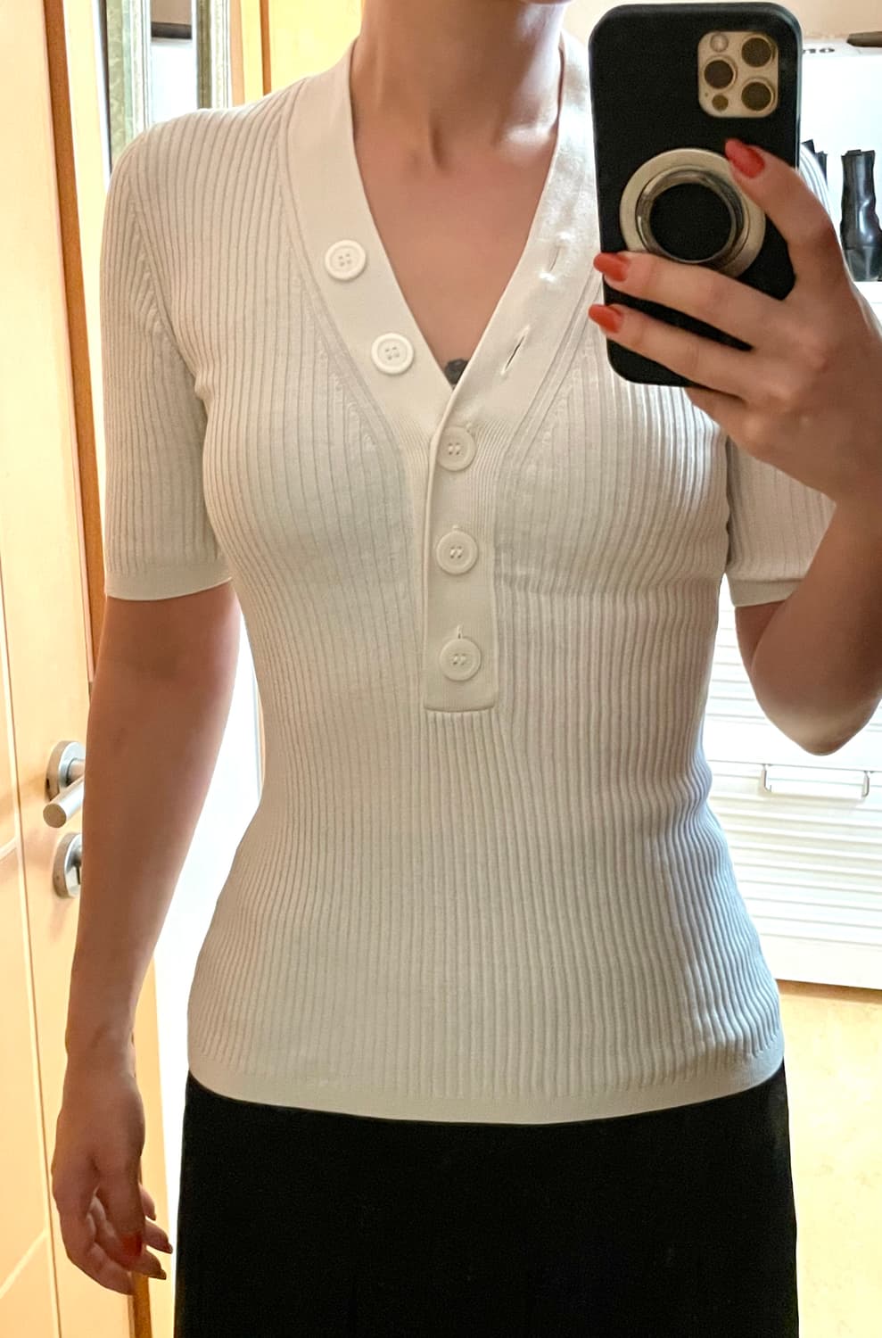 COS Ribbed V-Neck Button Ivory Top 상품이미지1