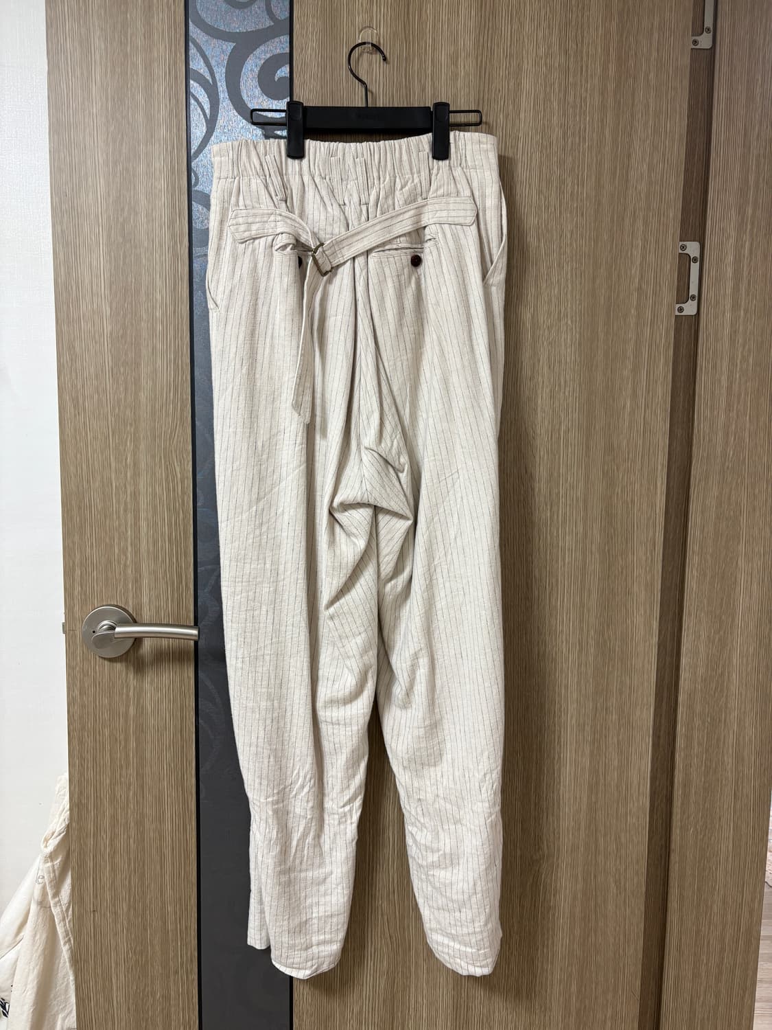Hansol Kim. Curved wool pants 상품이미지3