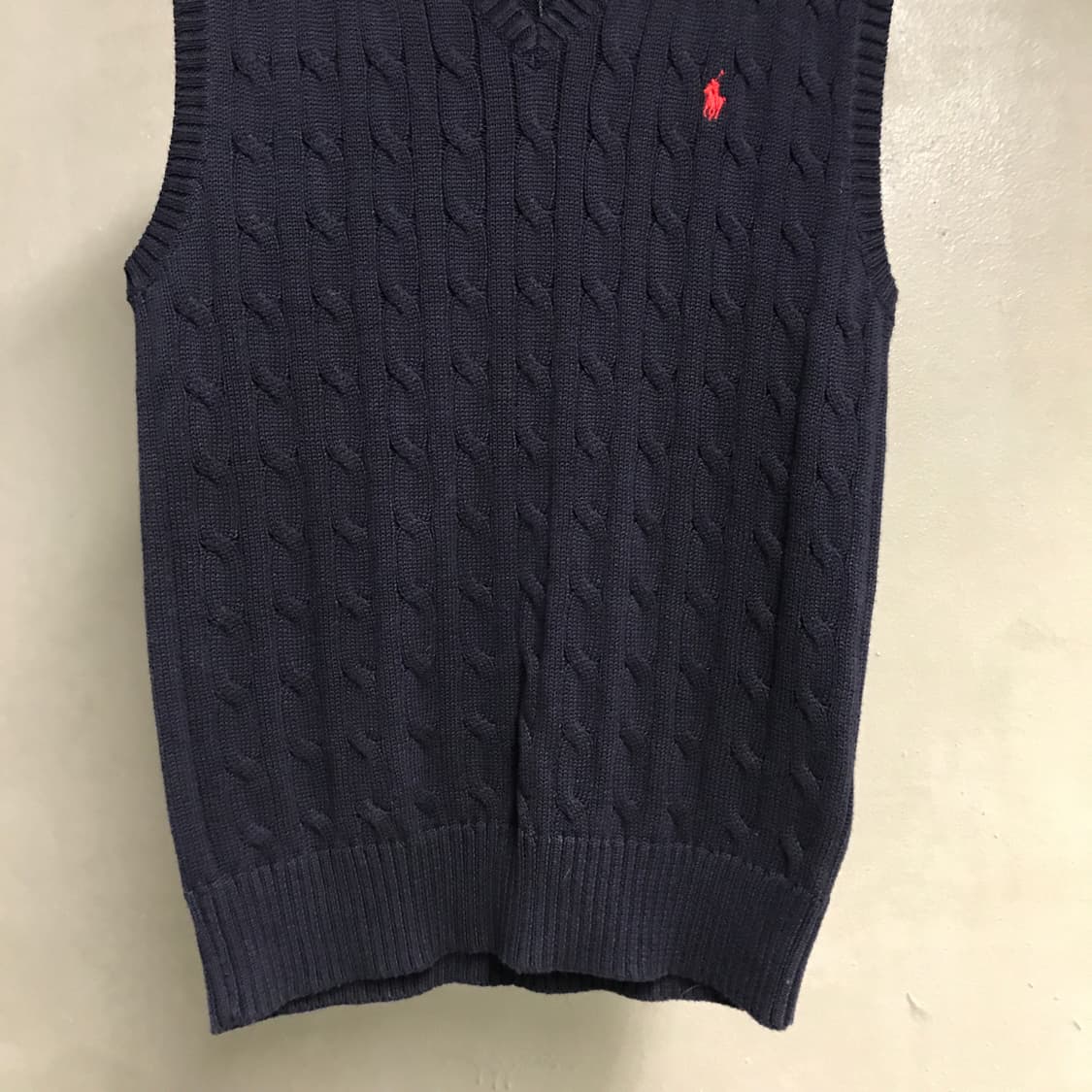 폴로 랄프로렌 케이블 니트 베스트 네이비 L14-16(W)  상품이미지3