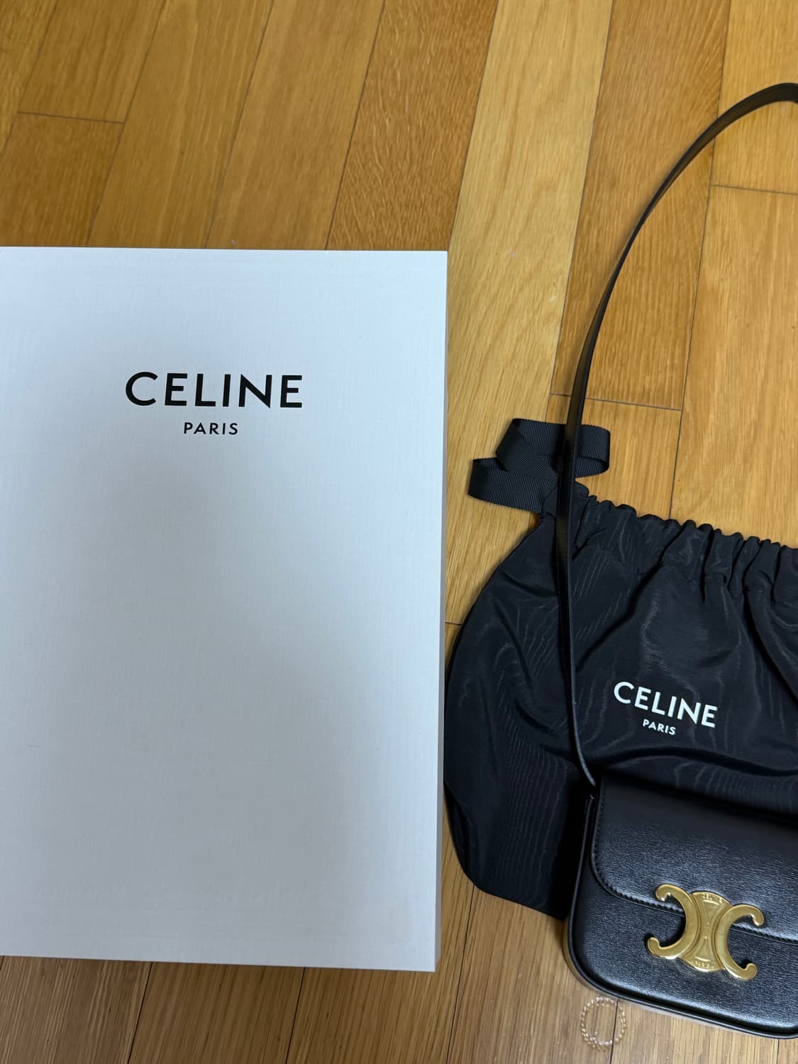 셀린느 미니 클로드 트리옹프 백 블랙 상품이미지5