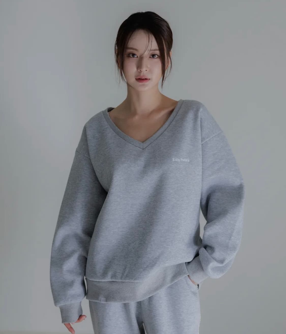 키티포터리 브이넥 오버핏 스웻 멜란지그레이 무신사 상품이미지1