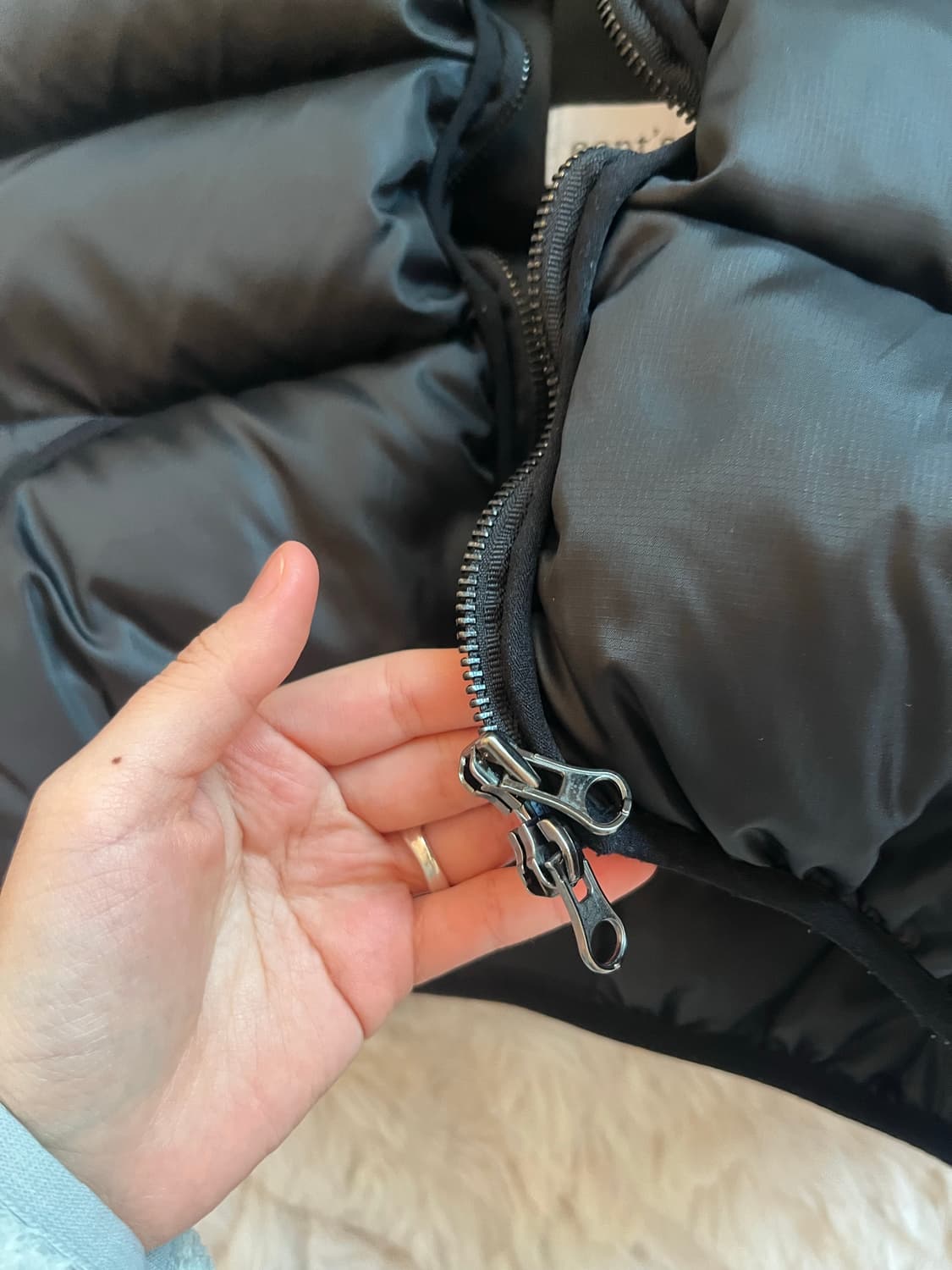 에옹쓰 패딩 조끼 상품이미지2